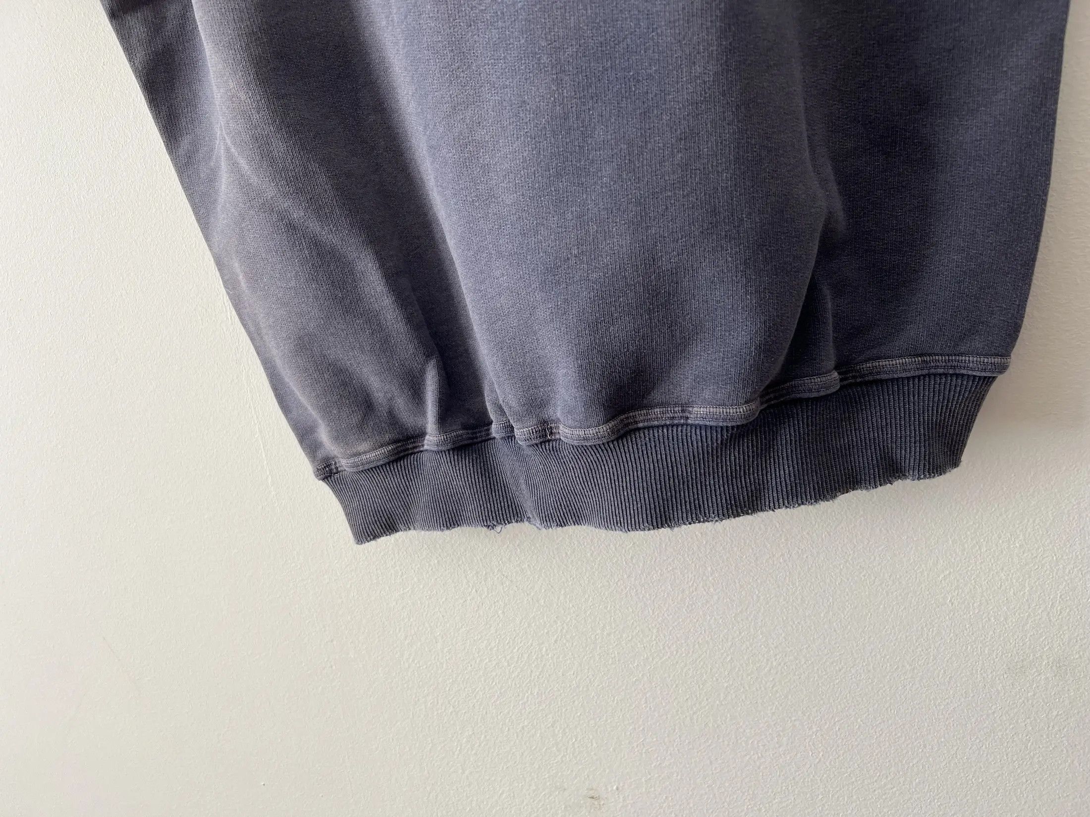 Pierre Balmain Sweatshirt Sleeveless Size US M / EU 48-50 / 2 - 6 Thumbnail
