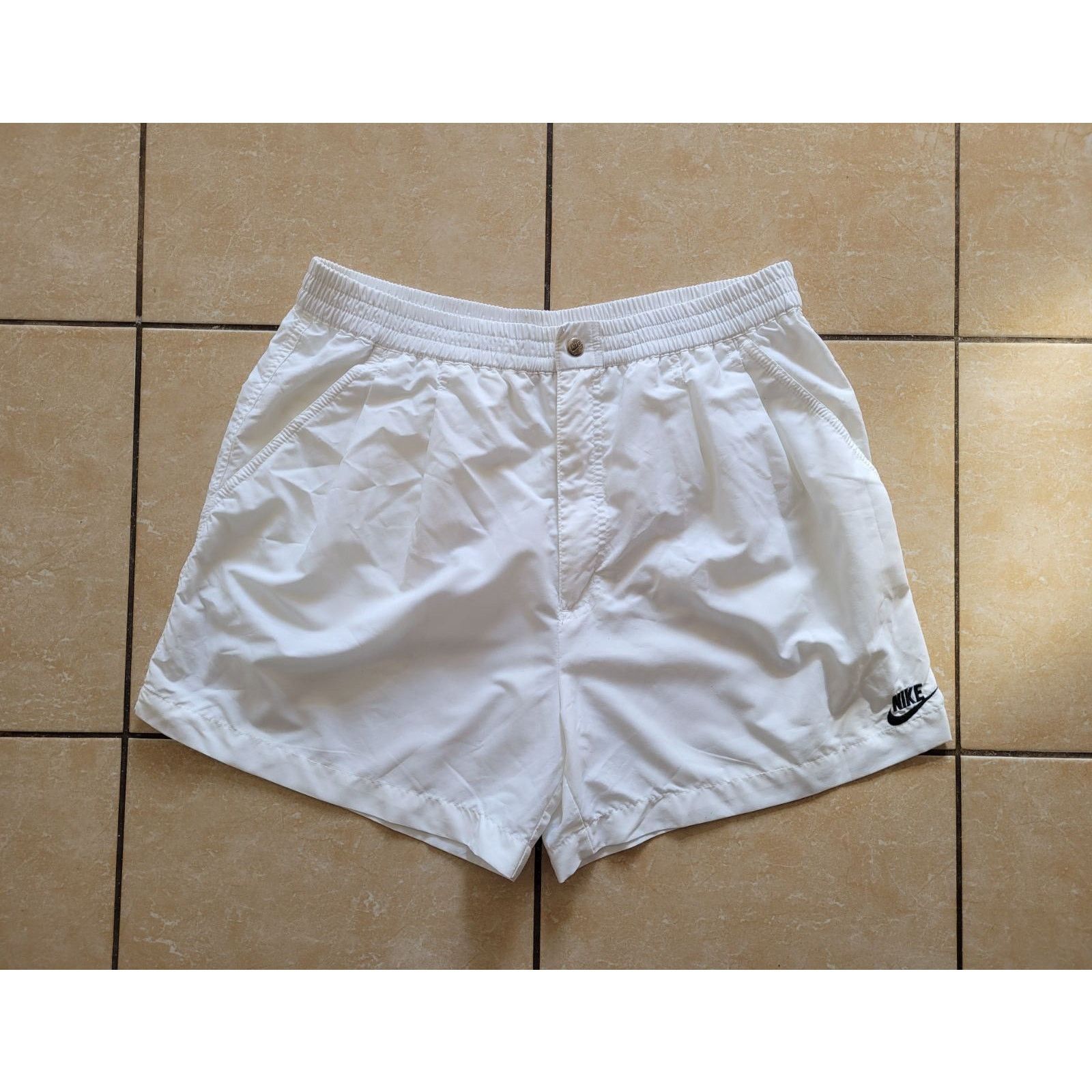 Nike Nike Vintage 90s Block Tag Nylon Shorts Size US 32 / EU 48 - 1 Thumbnail