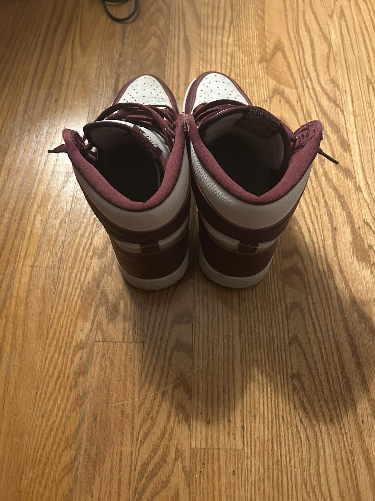Jordan Brand Jordan 1 Burgundy Mens 11 Size US 11.5 / EU 44-45 - 4 Thumbnail