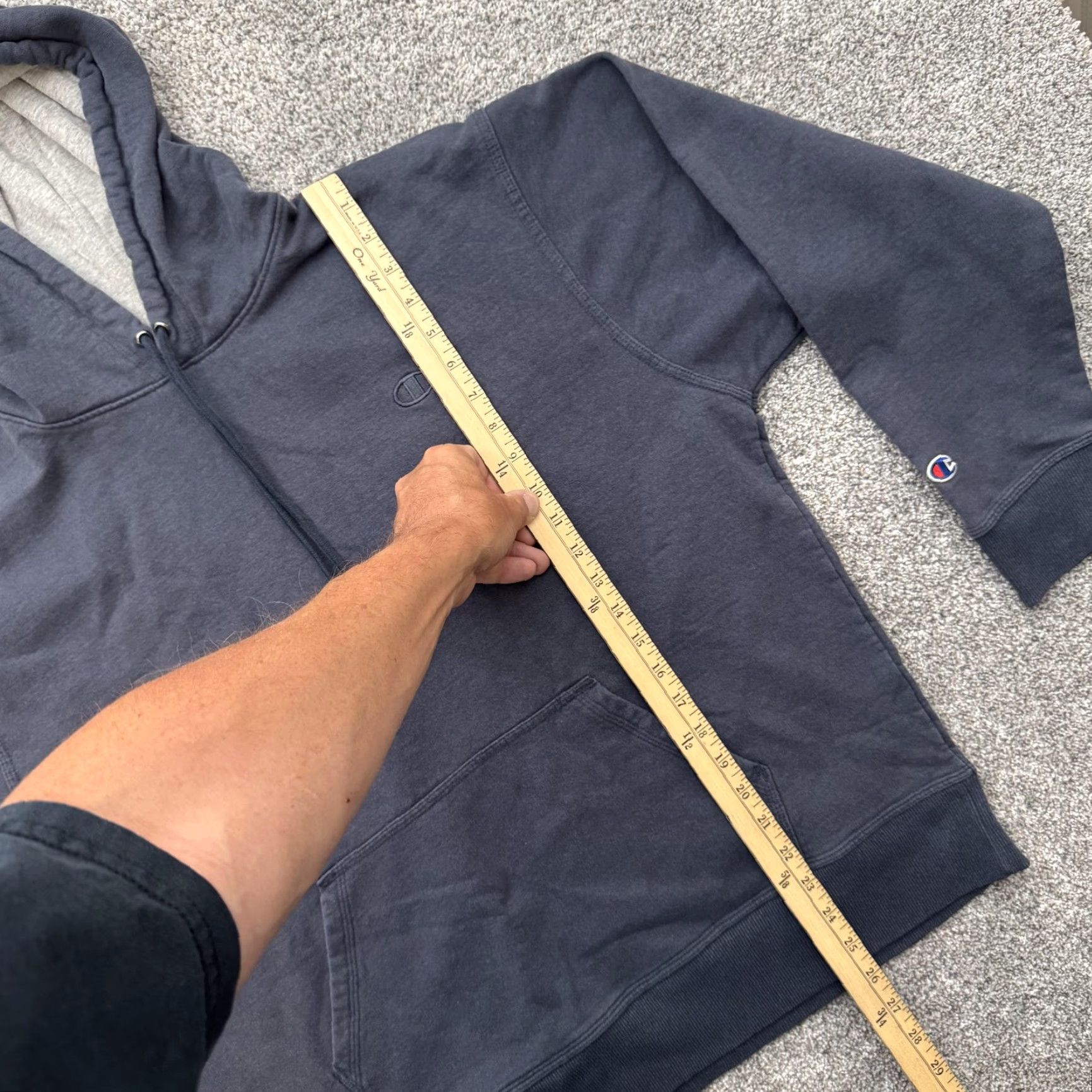 Champion VINTAGE Champion Hoodie Mens XL Pullover Sweatshirt Authentic Athleticwear Blue Kangaroo Pocket C Logo Patch Drawstring Hooded Size US XL / EU 56 / 4 - 2 Thumbnail