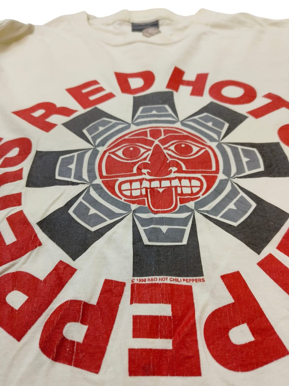 Vintage Vintage Red Hot Chili Pepper White Short Sleeve Shirt Size US L / EU 52-54 / 3 - 3 Thumbnail
