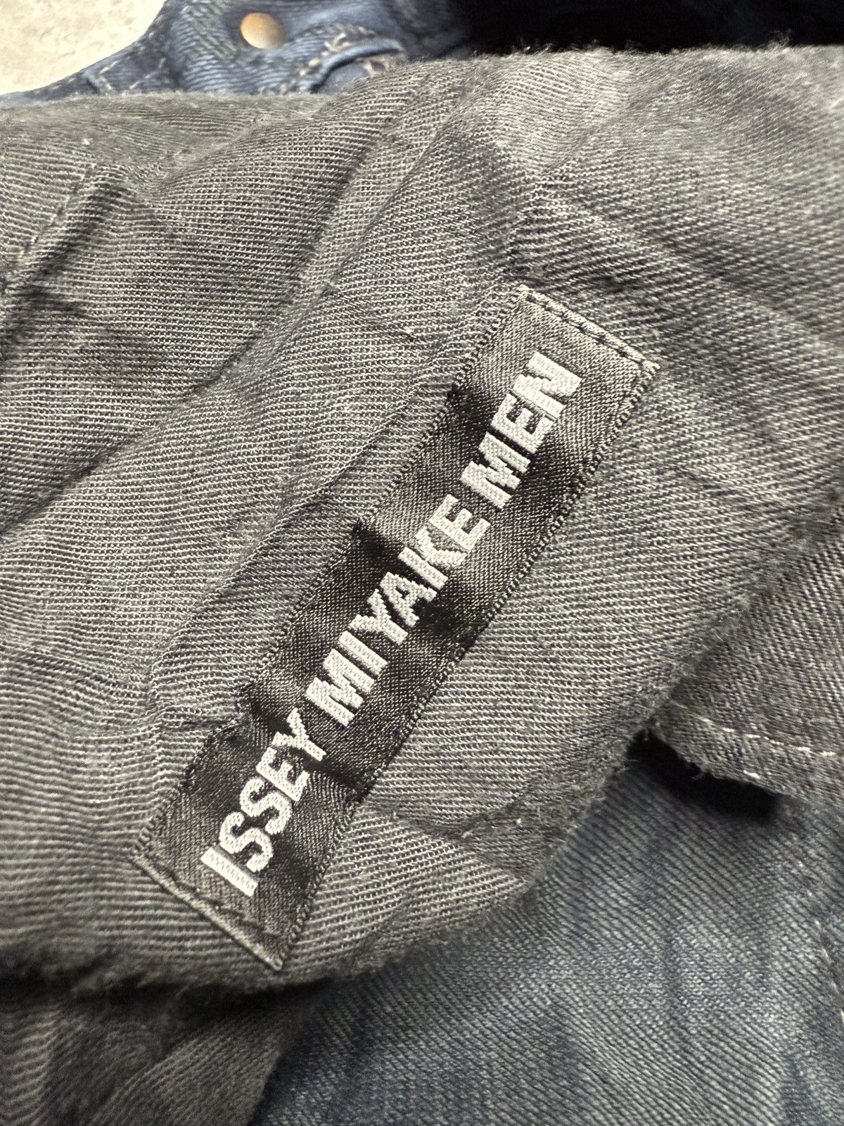 Issey Miyake IsseyMiyakeMen A/W15 Indigo Dyed 3D stitching Pattern Jeans Size US 33 - 10 Thumbnail