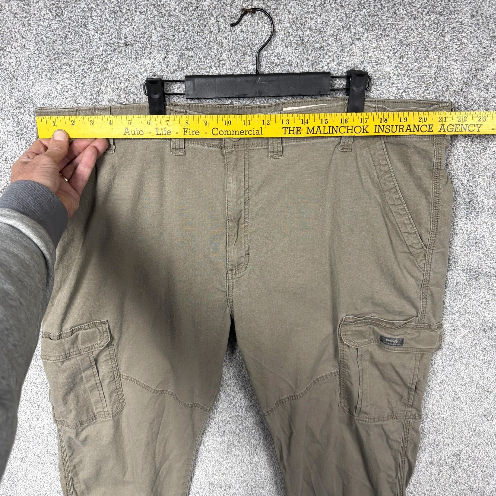 Wrangler Wrangler Cargo Pants Mens Relaxed Fit 43x28 Tan Beige Pockets Outdoor Gorpcore Workwear Size US 44 / EU 60 - 2 Thumbnail