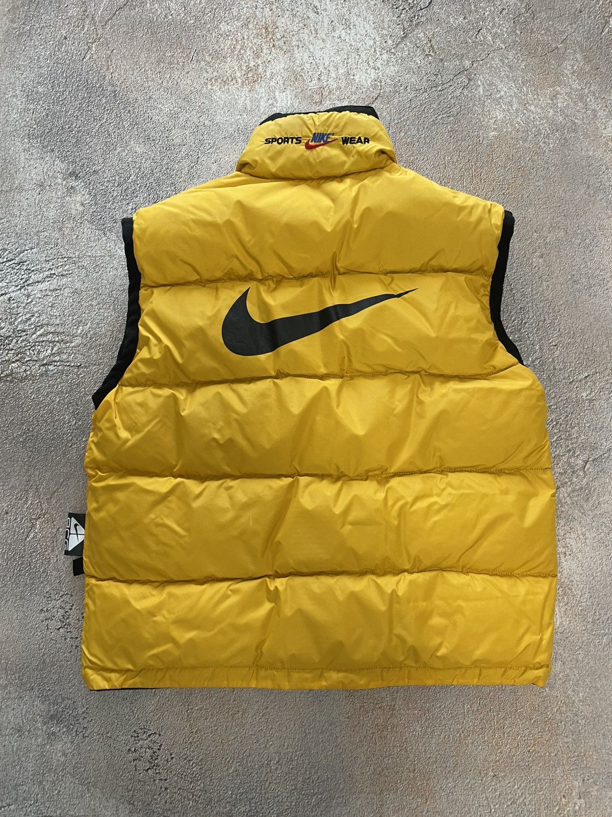 Nike ACG Vintage Nike ACG Reversible Puffer Vest Big Swoosh Size US M / EU 48-50 / 2 - 7 Thumbnail