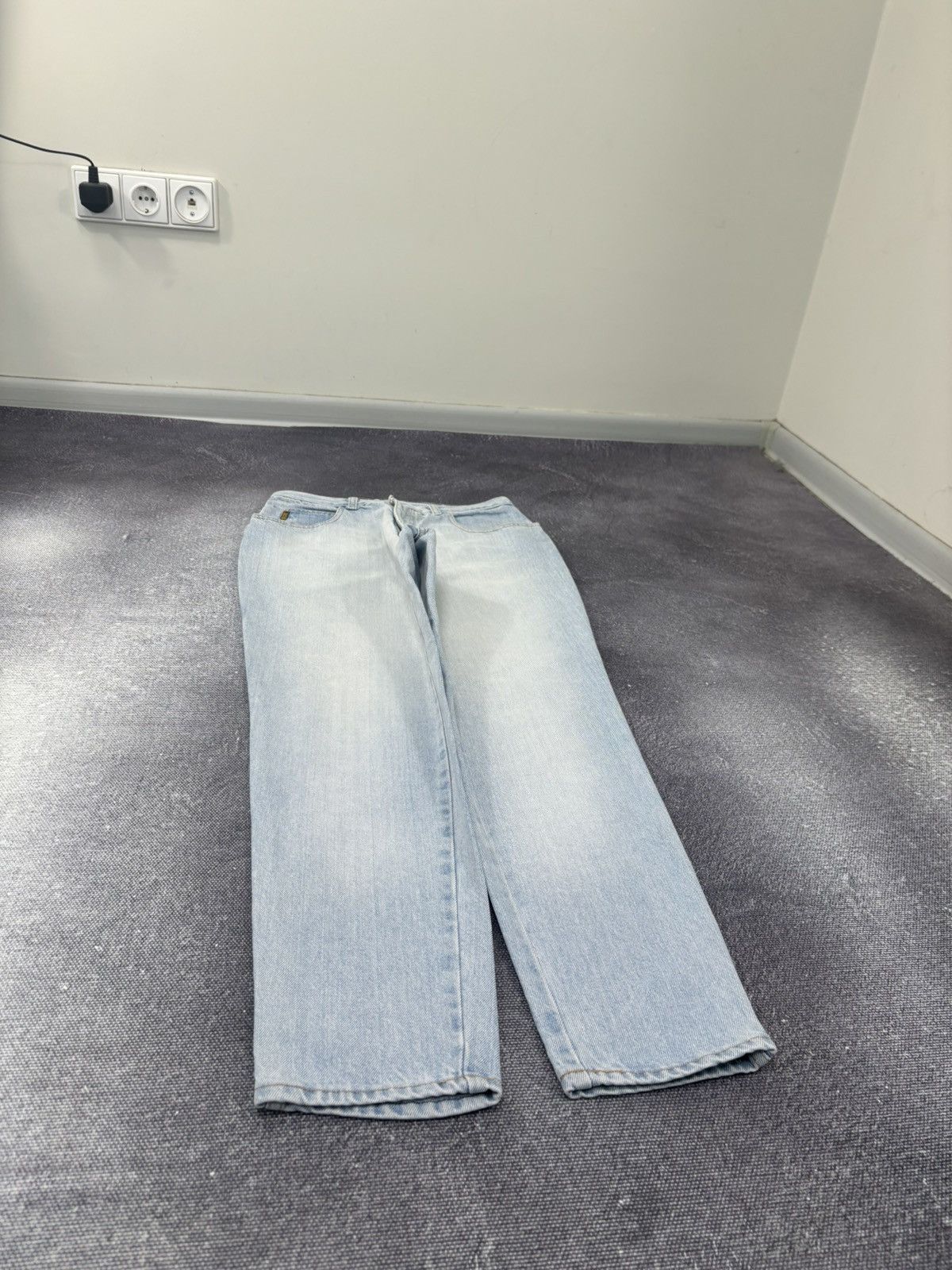 Armani Vintage Armani Jeans Women’s Faded Light Blue Denim Jeans Size 31" - 8 Thumbnail