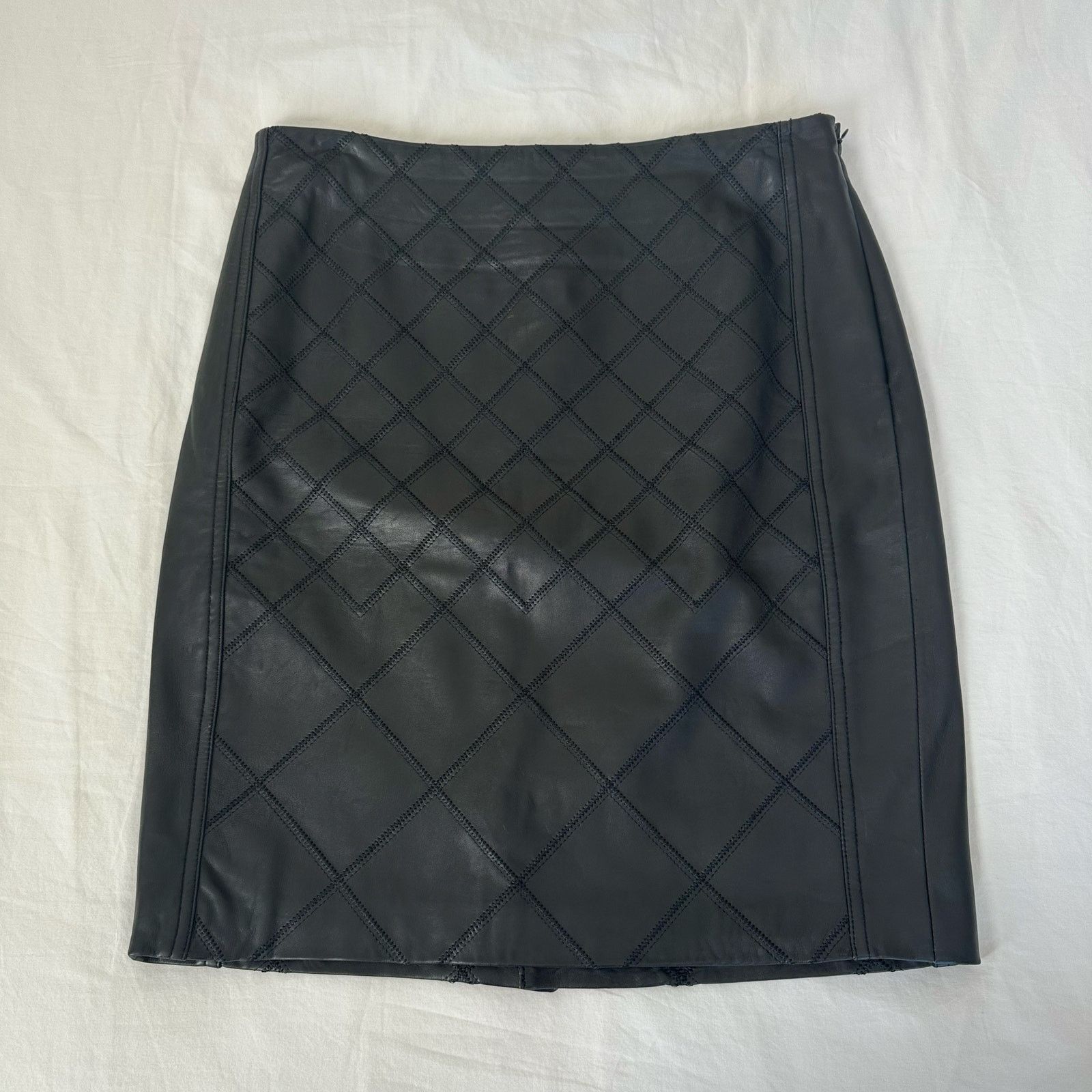 White House Black Market Black Leather Pencil Skirt White House Black Market US8 Size 30" / US 8 / IT 44 - 1 Thumbnail