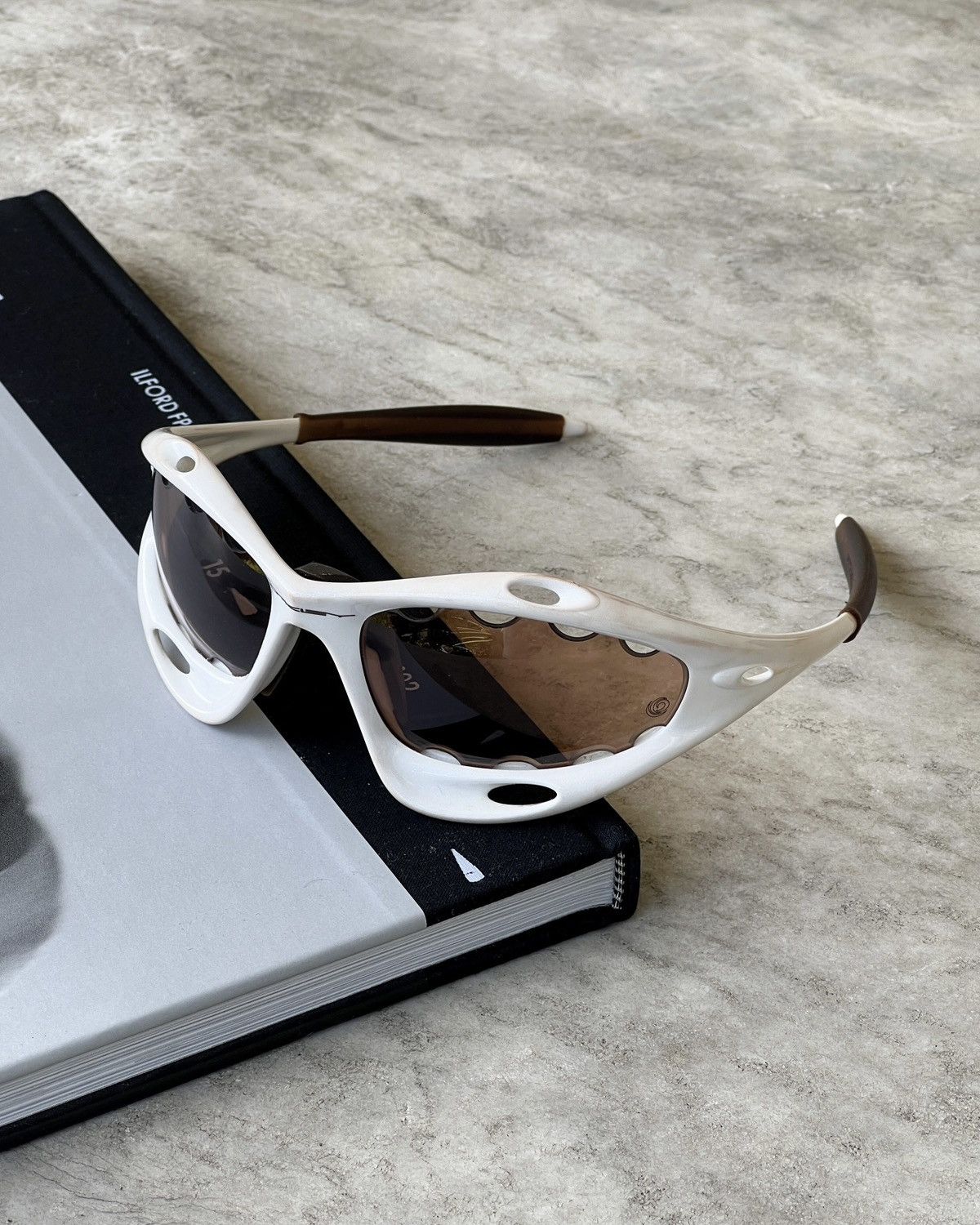 Oakley OAKLEY JAWBONE SUNGLASS White Frame Silver Icon