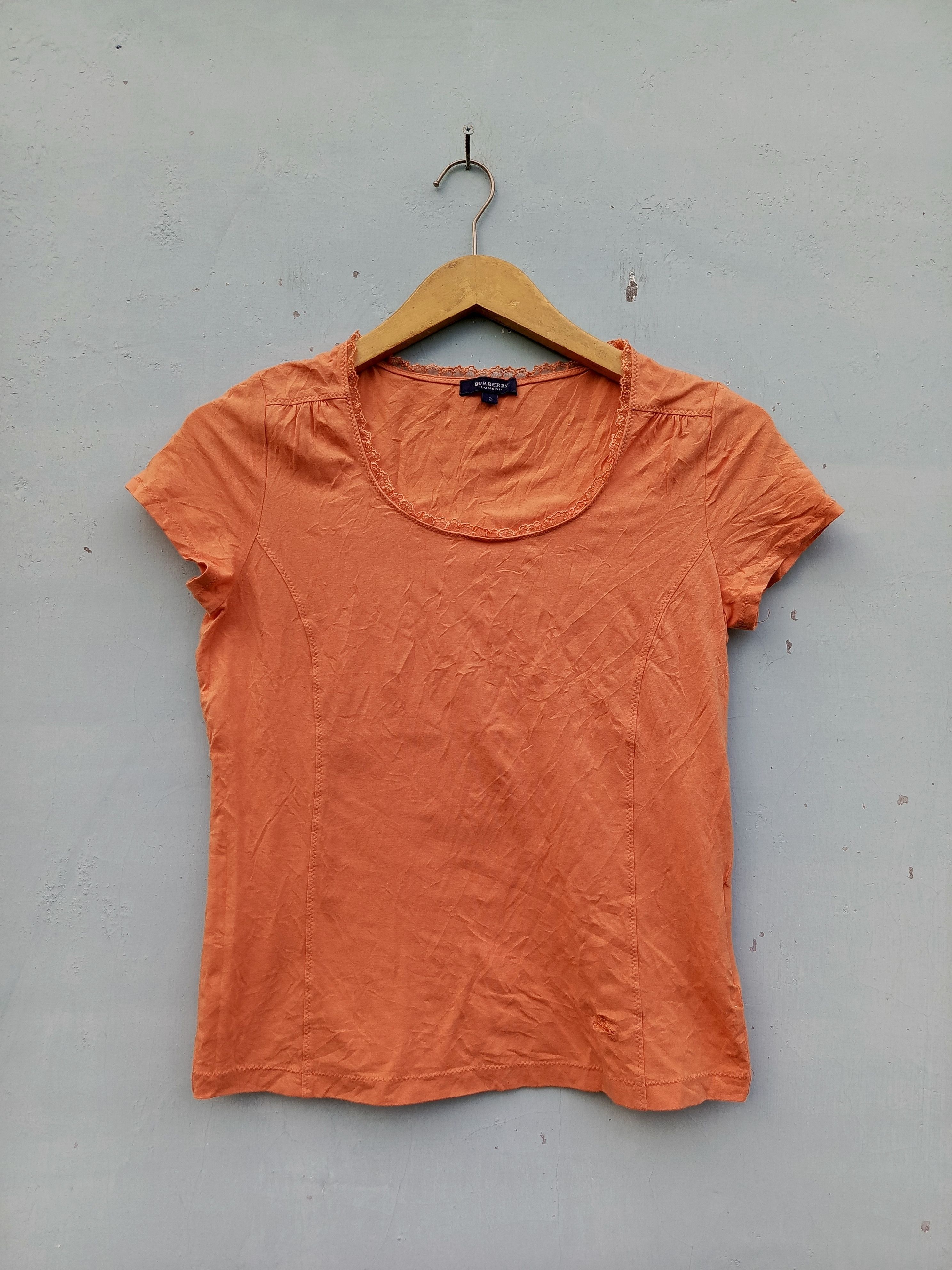 Designer × Japanese Brand Burberry London orange basic tshirt Size XS / US 0-2 / IT 36-38 - 1 Thumbnail