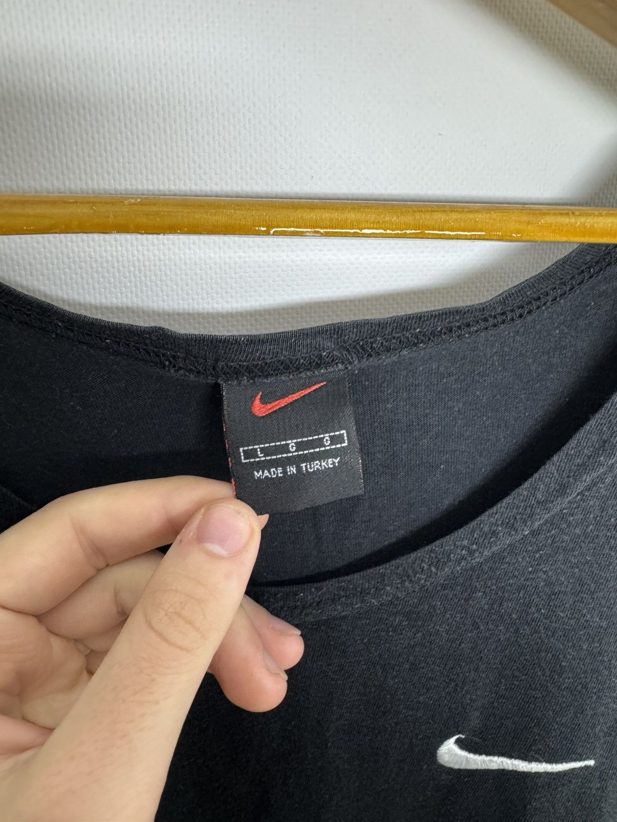 Nike Vintage Y2k Nike Mini Swoosh Tank Tops 00’s Size US L / EU 52-54 / 3 - 8 Thumbnail