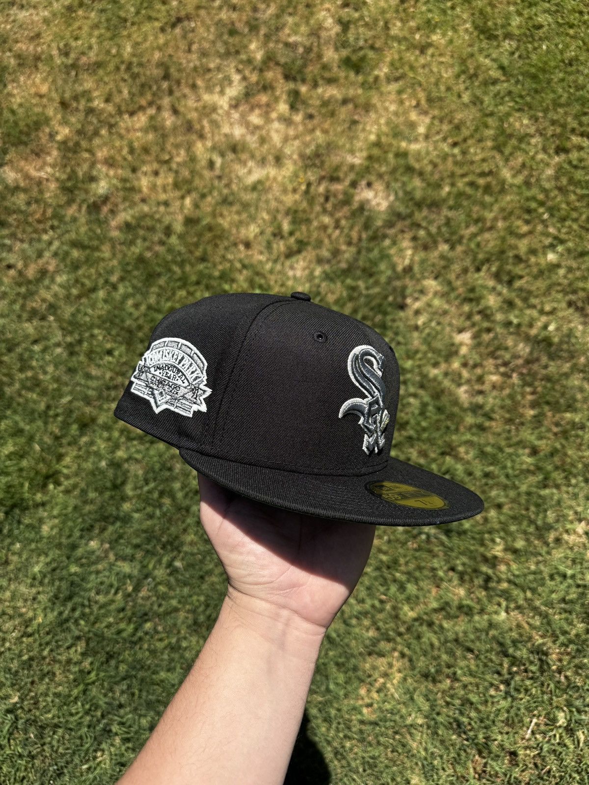New Era EXCLUSIVE CHICAGO WHITE SOX W/ COMISKEY PARK SIDE PATCH Size ONE SIZE - 2 Thumbnail