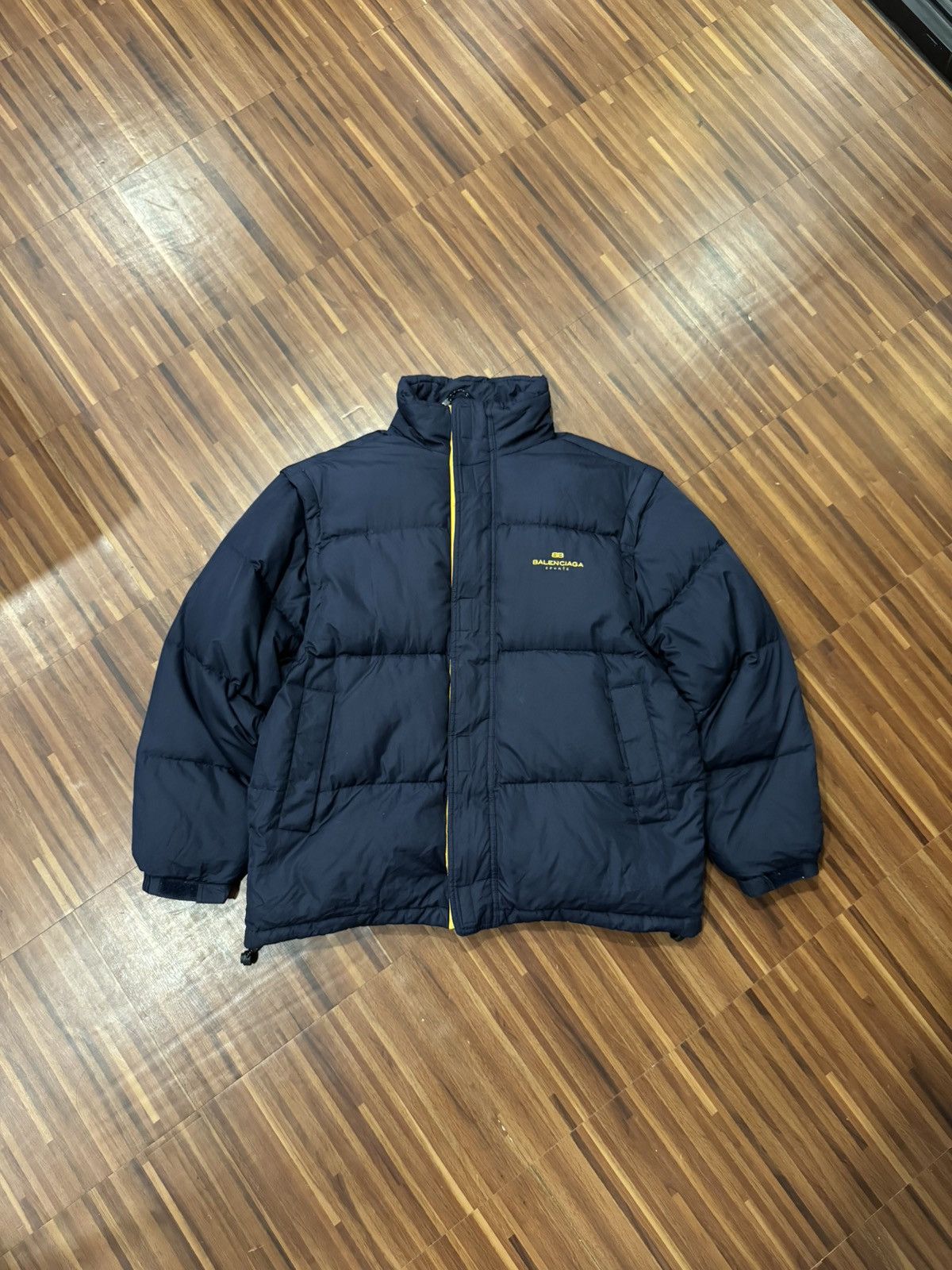 Balenciaga Balenciaga Puffee 2/1 Jacket & Vest Size US XL / EU 56 / 4 - 2 Thumbnail