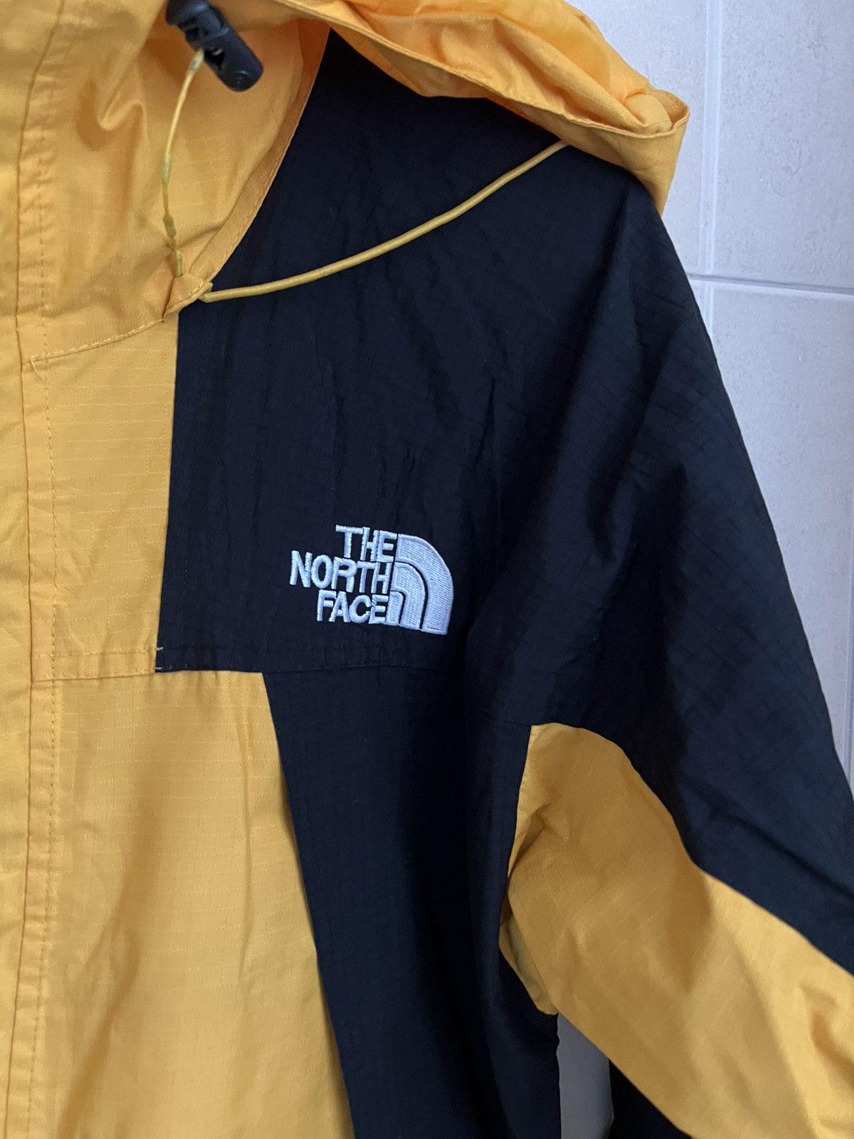 The North Face Vintage North Face Gore Tex Pale Yellow Jacket Size US M / EU 48-50 / 2 - 5 Thumbnail