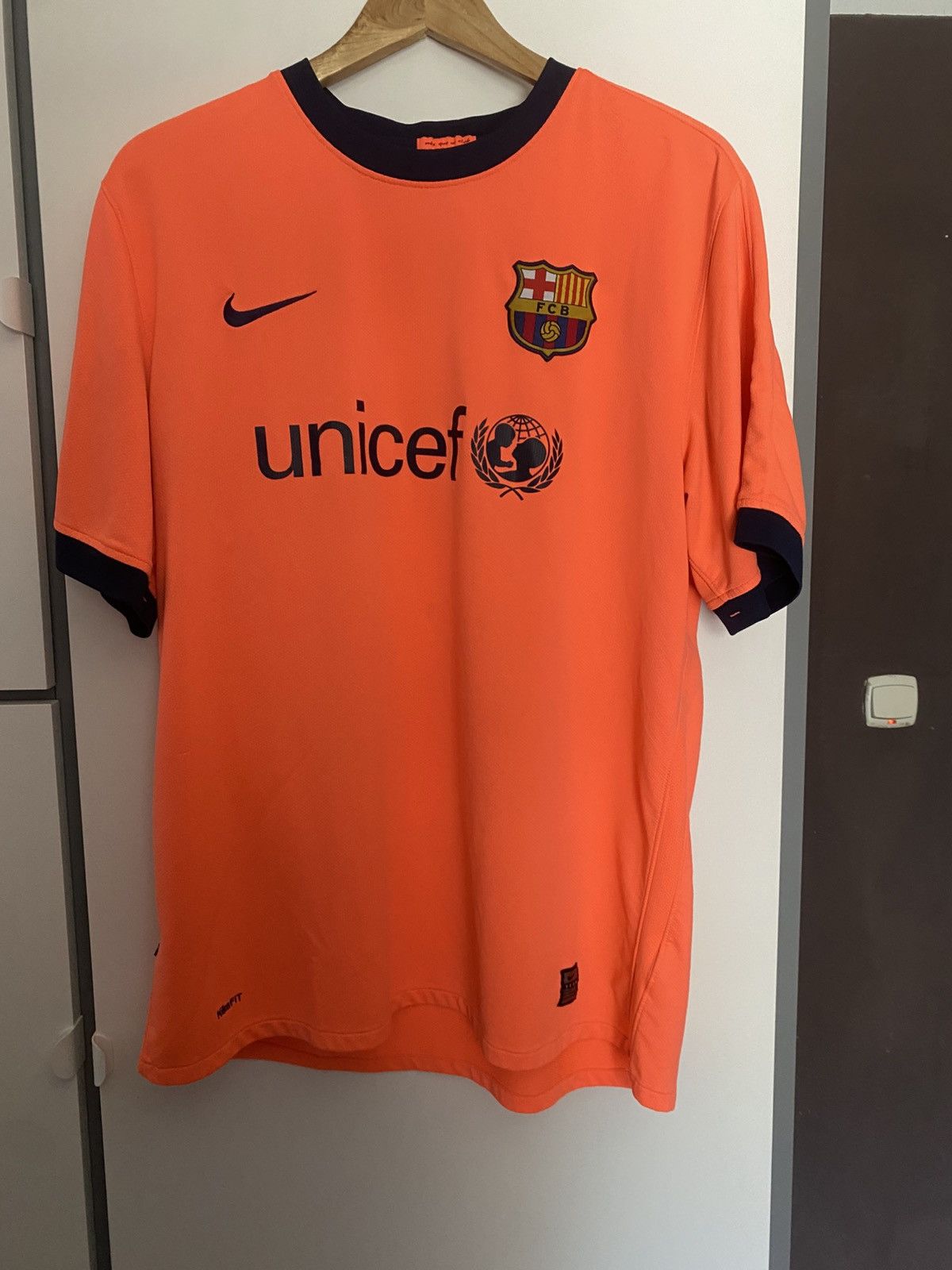Nike FC Barcelona 2006/2007 Away Jersey – Nike – Orange – Size US XL / EU 56 / 4 - 1 Thumbnail
