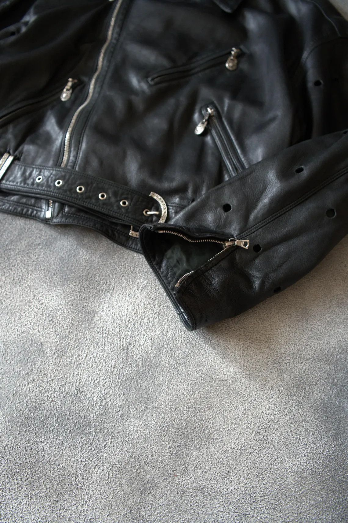 Versace S/S 1994 Gianni Versace RUNWAY Perforated Leather Jacket Size M / US 6-8 / IT 42-44 - 7 Thumbnail
