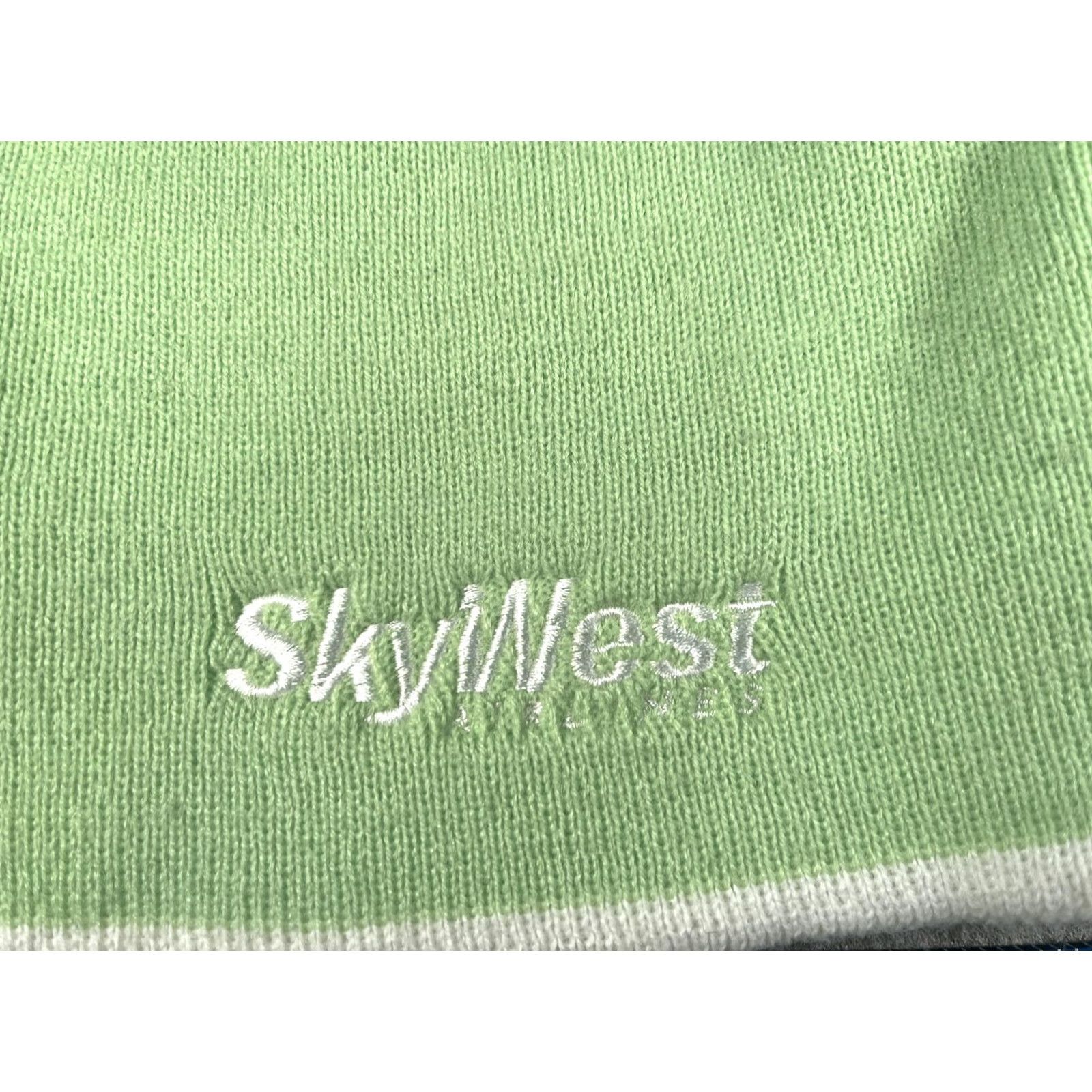 Vintage Magic Headwear SkyWest Airlines Hat Beanie Mens One Size Green Knit Winter Size ONE SIZE - 2 Thumbnail