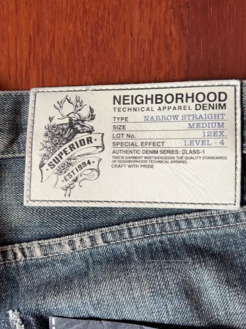 Neighborhood Neighborhood size M jeans Size US 27 - 4 Thumbnail