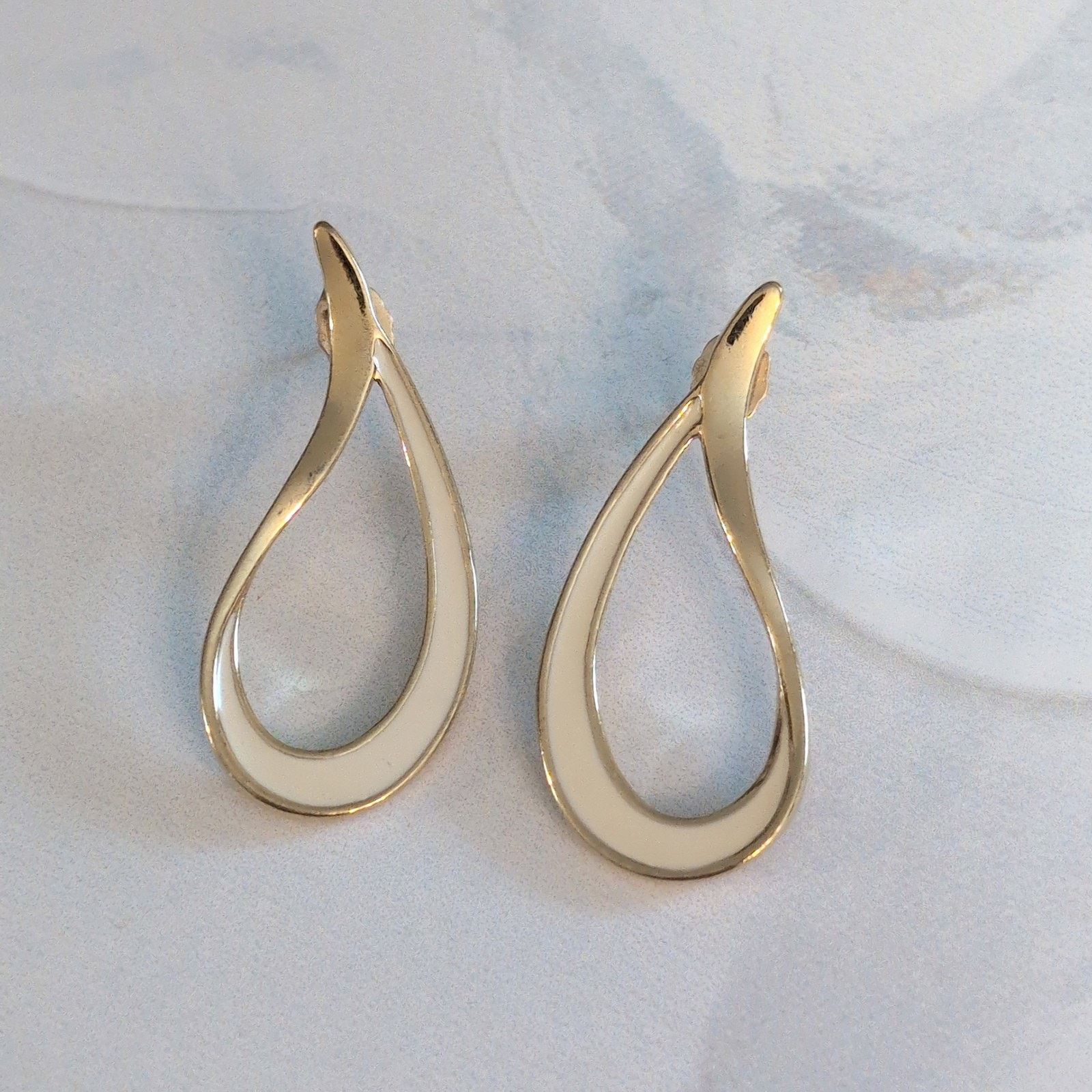 Other Elegant VTG Gold-Tone & Beige Enameled Teardrop Earrings Size ONE SIZE - 4 Thumbnail