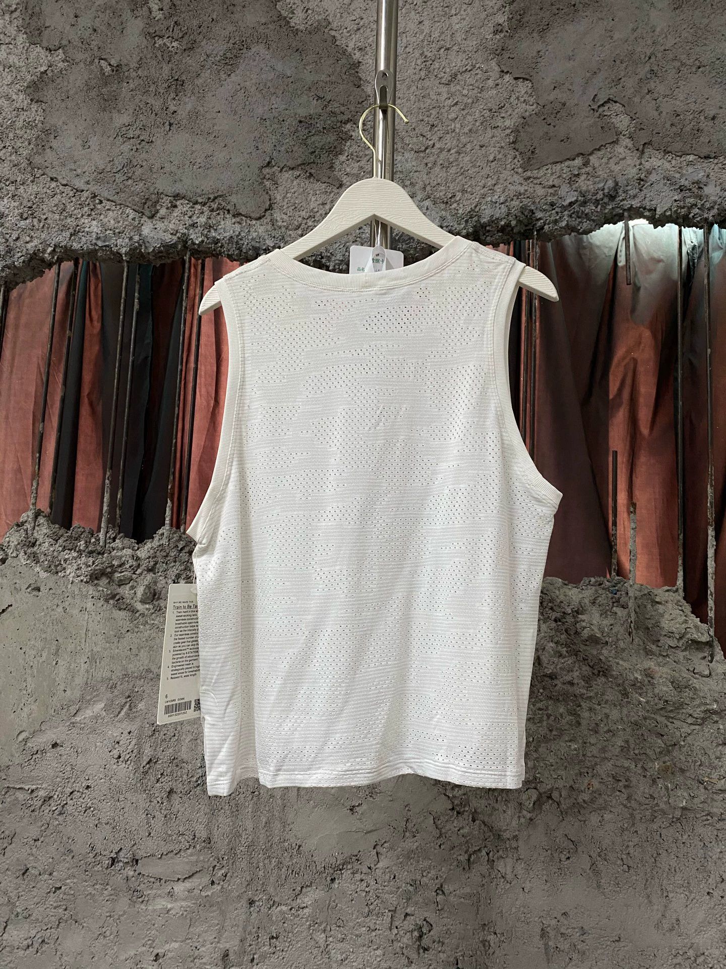 Lululemon lululemon NWT tank top US 6 Size M / US 6-8 / IT 42-44 - 2 Thumbnail