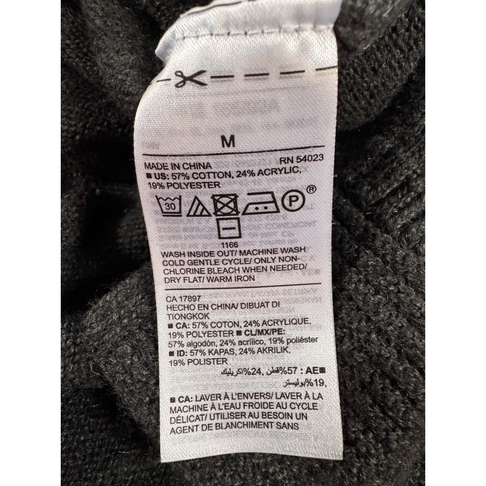 Old Navy Old Navy Sweater Women's Size Medium Size M / US 6-8 / IT 42-44 - 4 Thumbnail