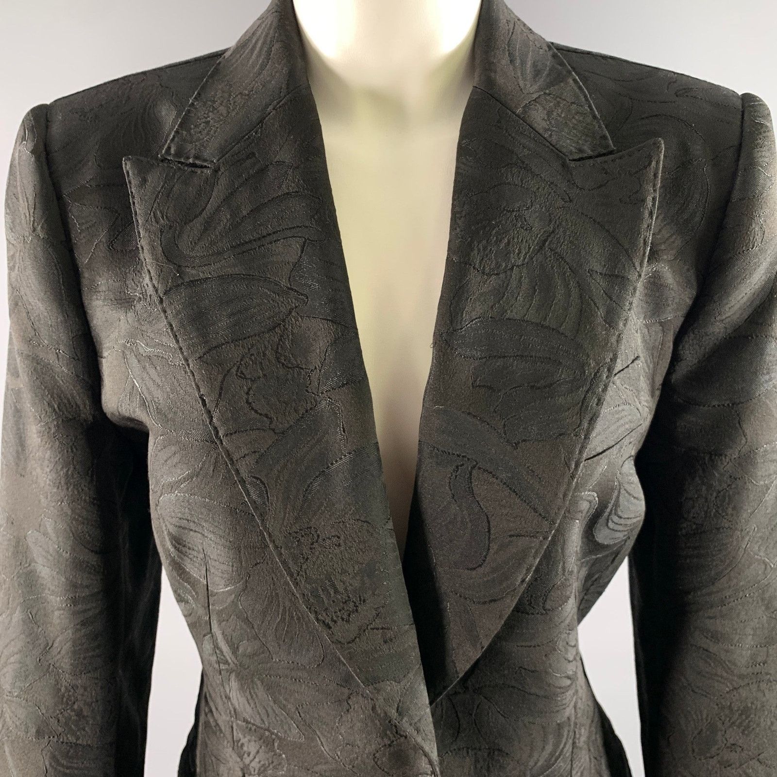 Dolce & Gabbana DOLCE & GABBANA Size 12 Black Floral Jaquard Blazer Size XL / US 12-14 / IT 48-50 - 2 Thumbnail