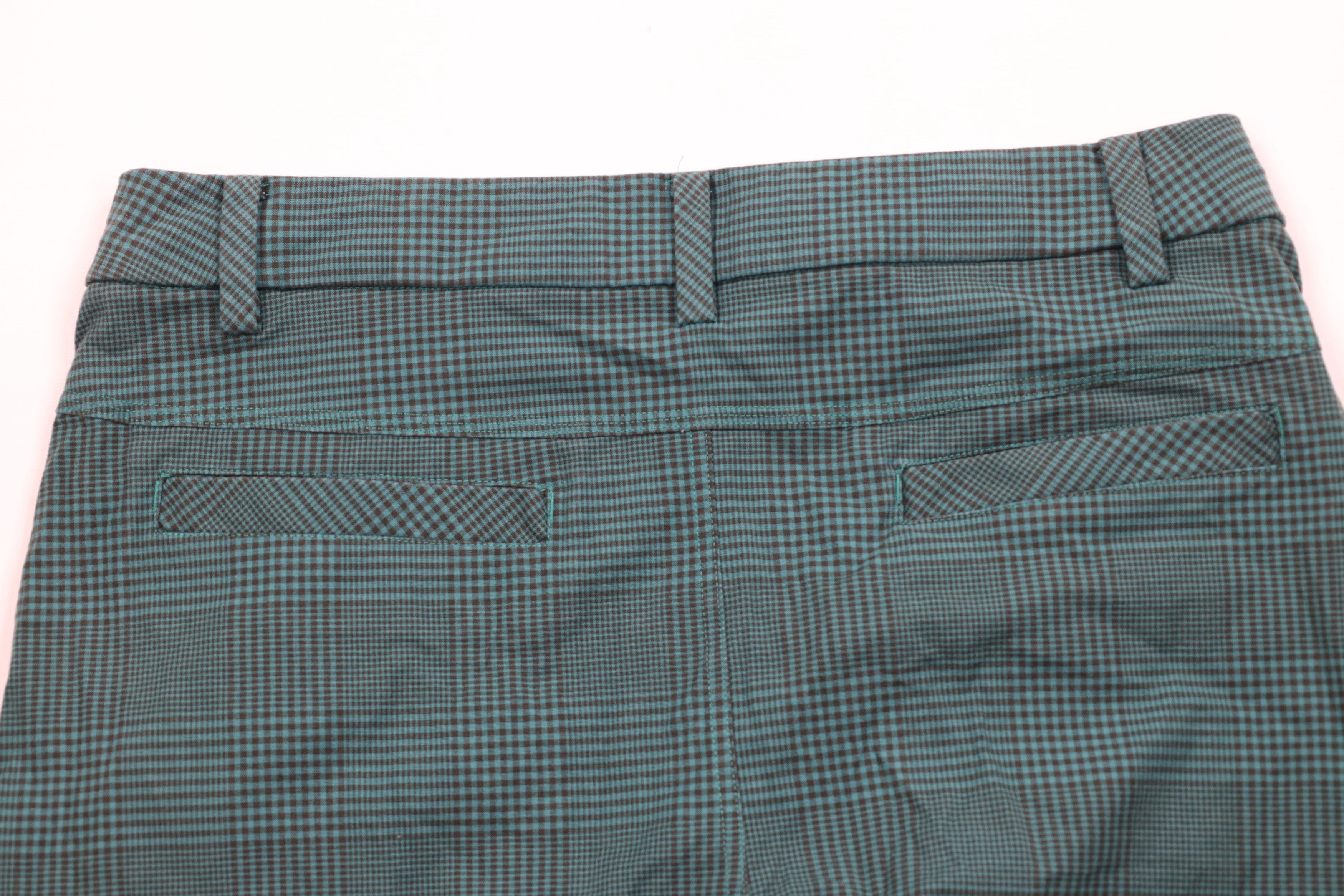Lululemon Lululemon Flat Front Golfing Golf Chino Shorts Green Plaid Size US 34 / EU 50 - 9 Thumbnail