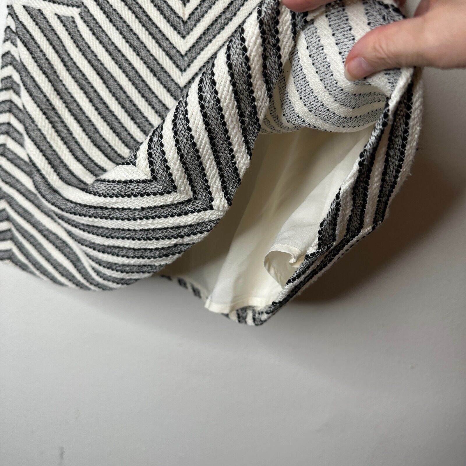 Loft Ann Taylor Loft Petite Cream Black Chevron Flare Skirt XXSP Size 24" / US 00 / IT 34 - 3 Thumbnail