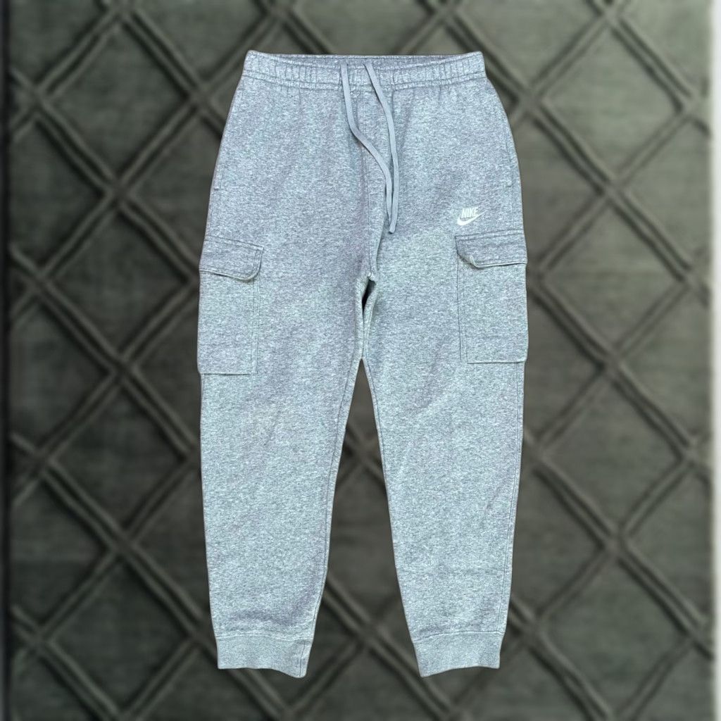 Nike Men’s Sportswear Medium Cargo Jogger Sweatpants Gray Fleece Tapered Taper Nike Fleece