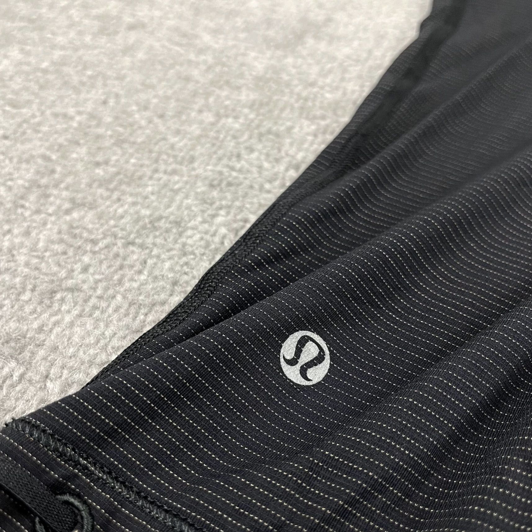 Lululemon Lululemon Ta Ta Topper Tank Top Womens Size 2/4 Black Cinched Performance Gym Tank Sleeveless Strapless Knit Breathable Lightweight Easy Care Size XS / US 0-2 / IT 36-38 - 3 Thumbnail