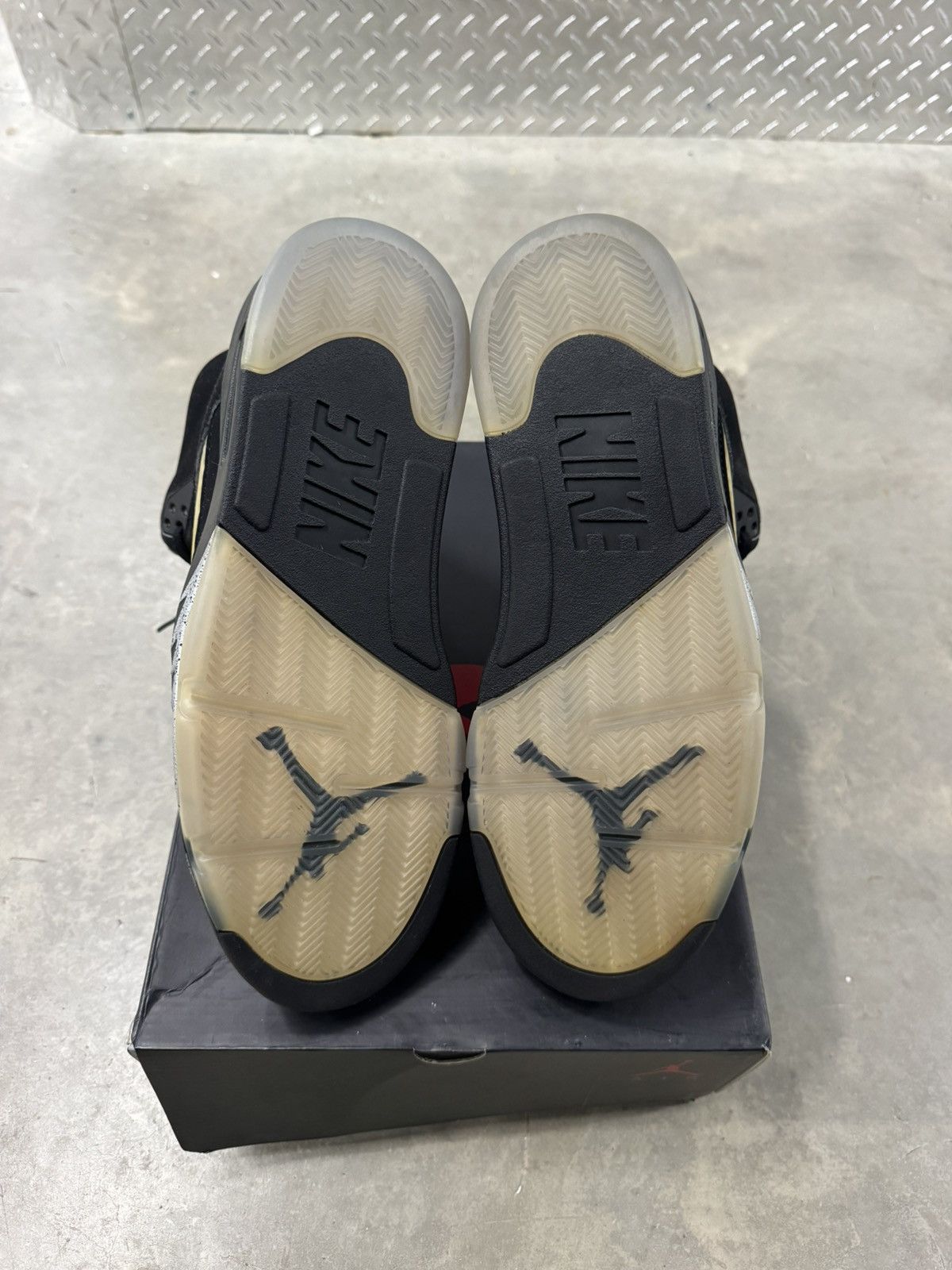 Jordan Brand Jordan 5 Retro OG Metallic Silver Size 12 Size US 12 / EU 45 - 6 Thumbnail