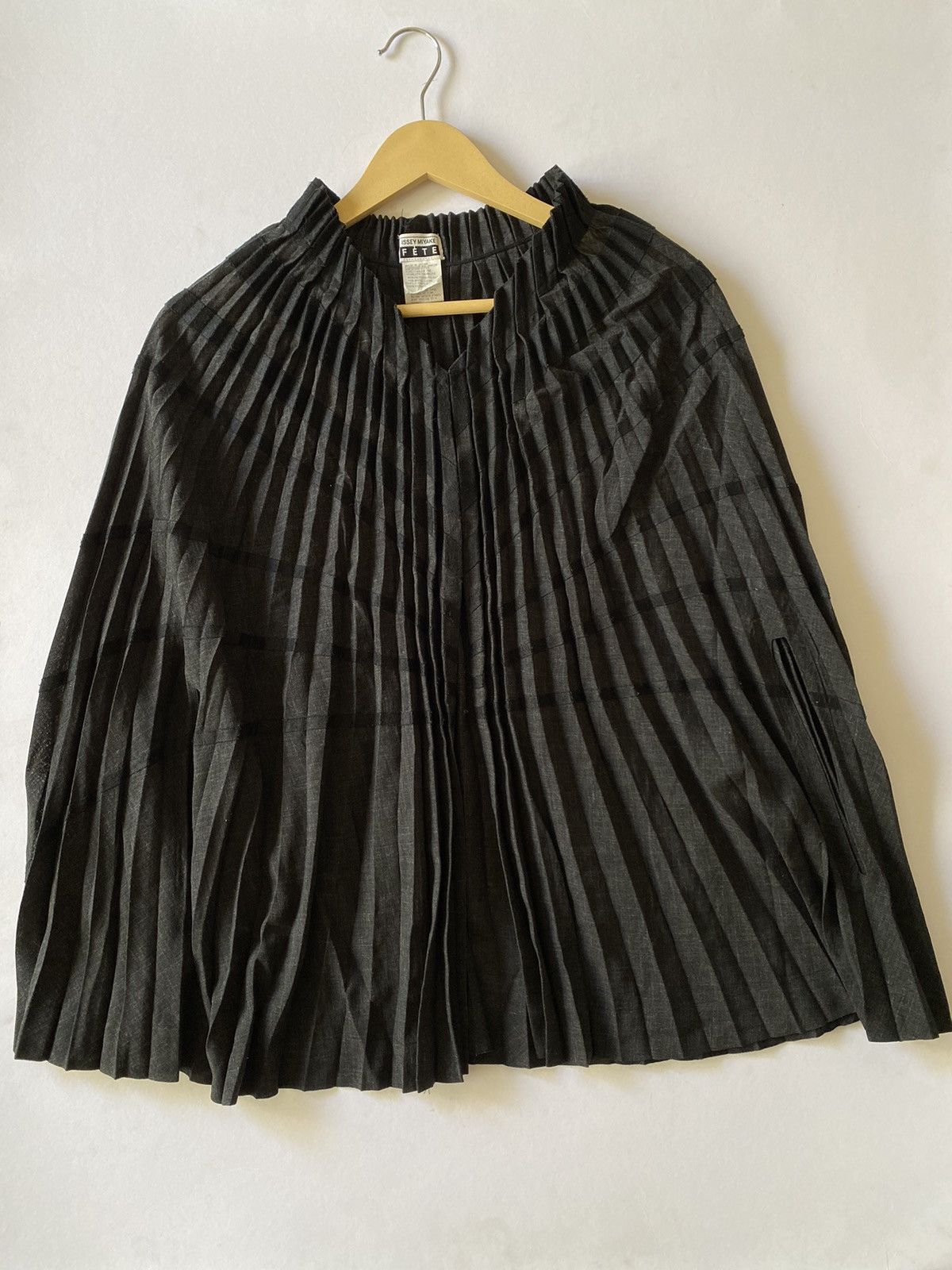 image of Issey Miyake Fete - Pleated Poncho in Black, Women's (Size Medium)