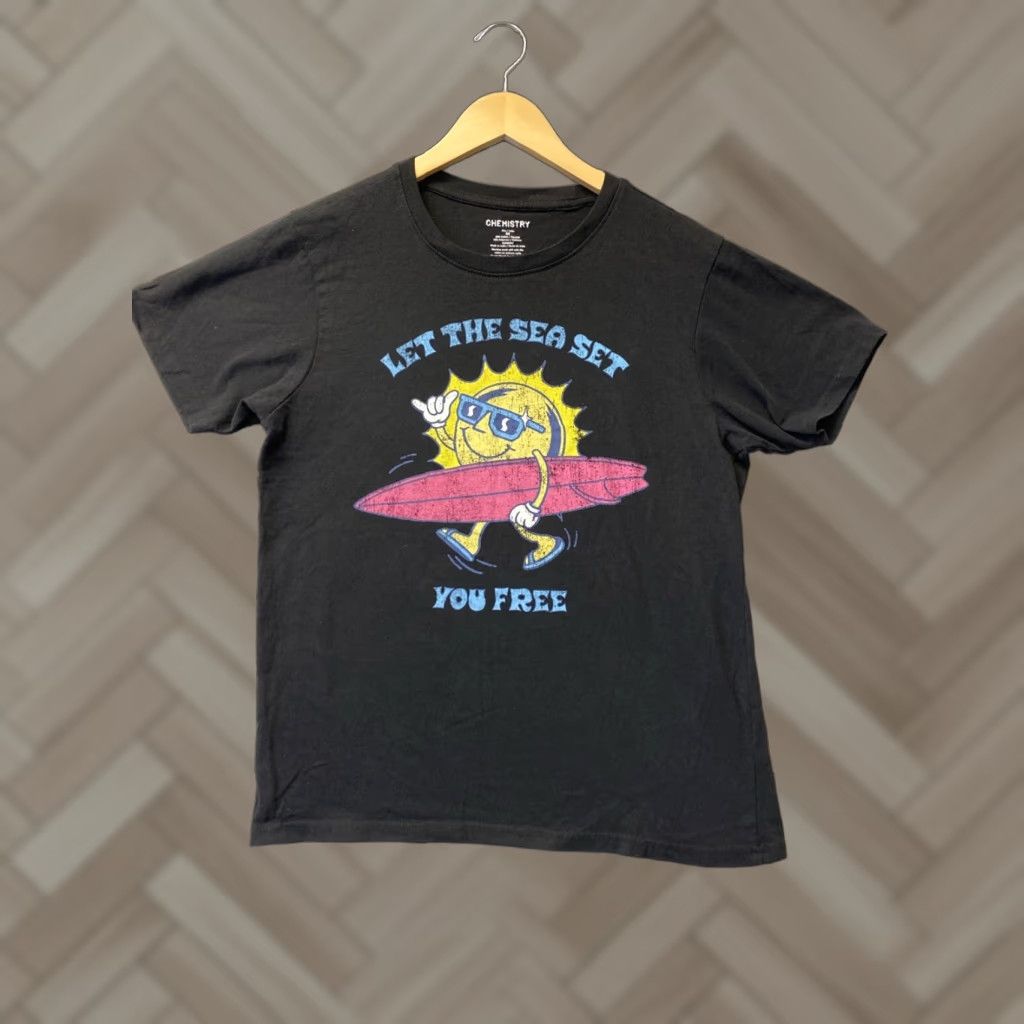 Vintage Chemistry "Let the Sea Set You Free" Black Unisex T-Shirt Size Medium Short Sleeve Jersey Graphics Size US M / EU 48-50 / 2 - 1 Thumbnail