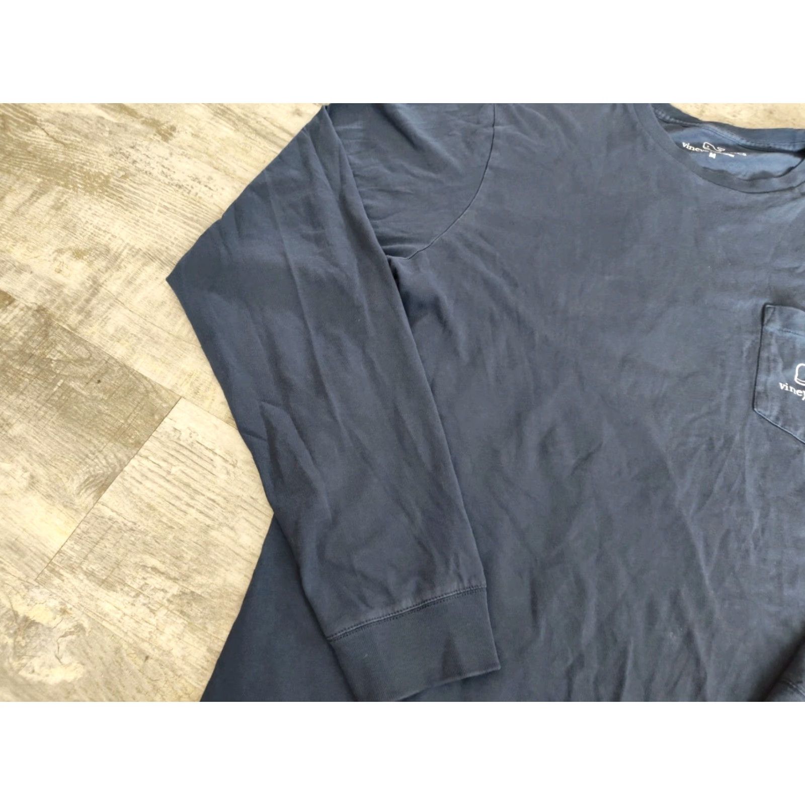 Vineyard Vines VINEYARD VINES Men's Long Sleeve Tee Shirt Medium Blue Solid Whale Logo Casual Size US M / EU 48-50 / 2 - 3 Thumbnail