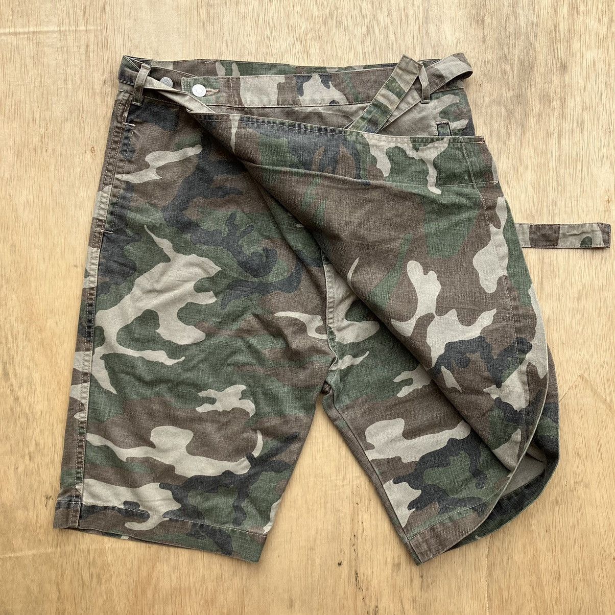 Japanese Brand EHYPHEN WORLD GALLERY SHORT UNIQUE CARGO PANTS Size US 32 / EU 48 - 4 Thumbnail