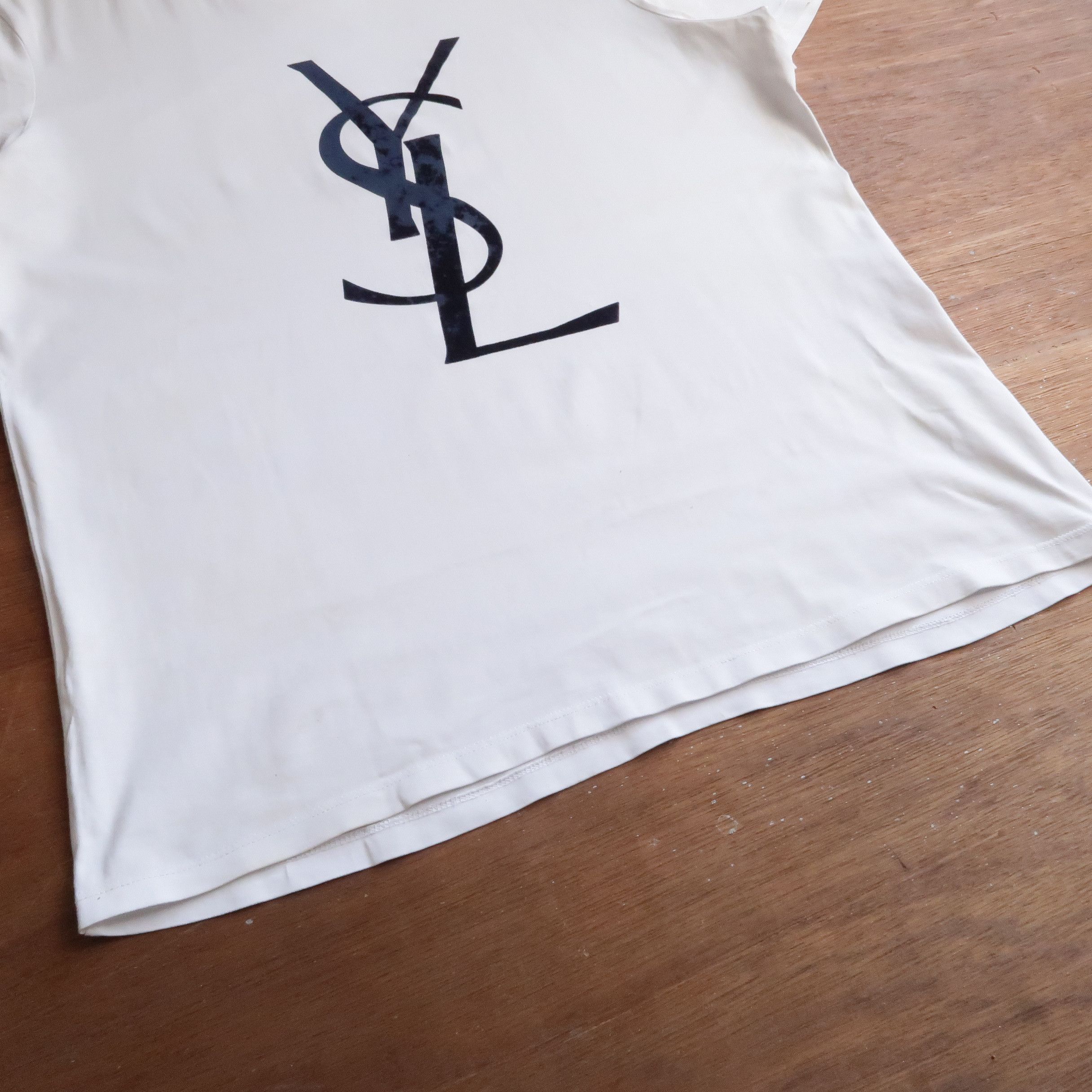 Yves Saint Laurent Yves Saint Laurent T-Shirt Big Logo Size US M / EU 48-50 / 2 - 12 Thumbnail