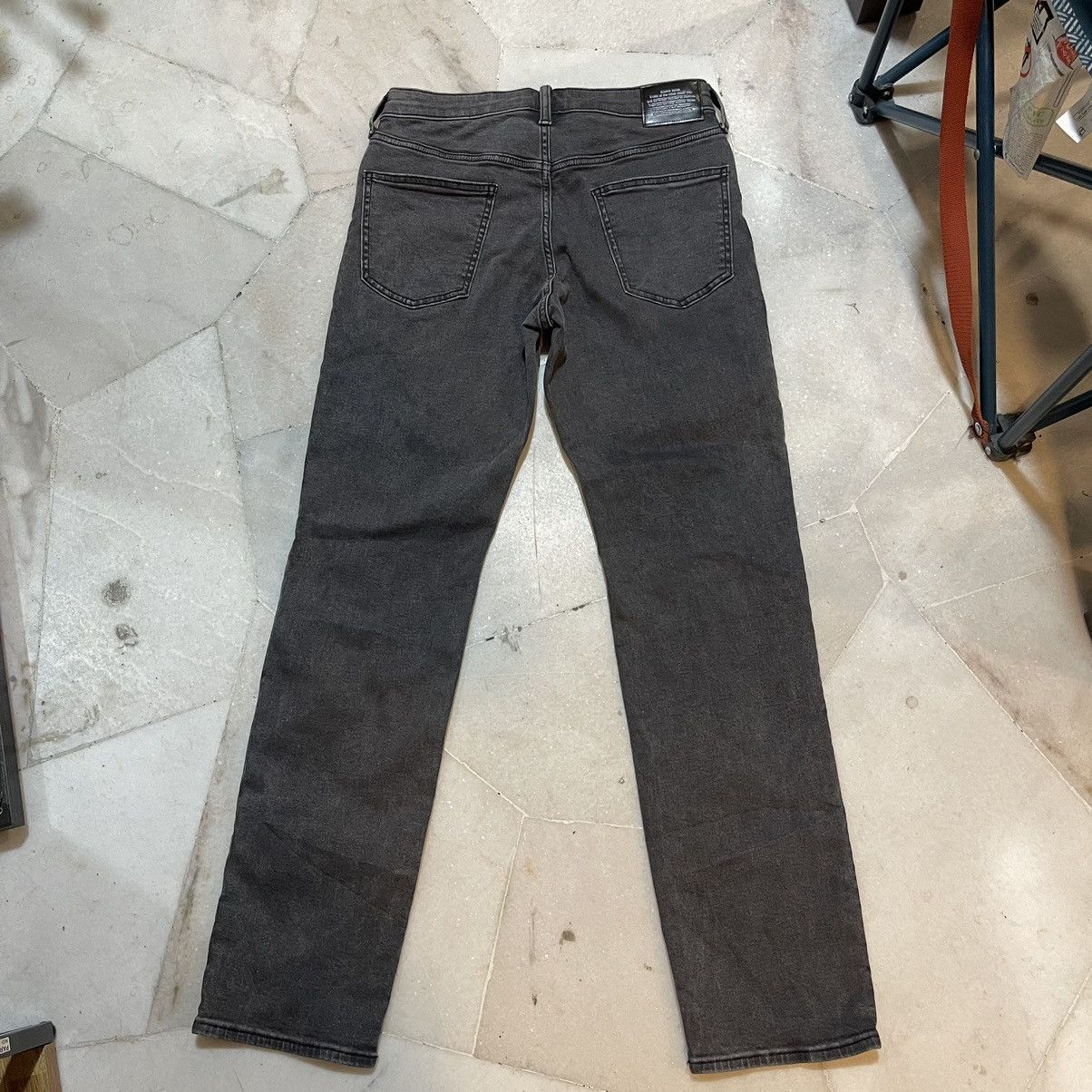 GU × Japanese Brand × Undercover GU X UNDERCOVER Faded Ripped Jeans Size US 30 / EU 46 - 2 Thumbnail