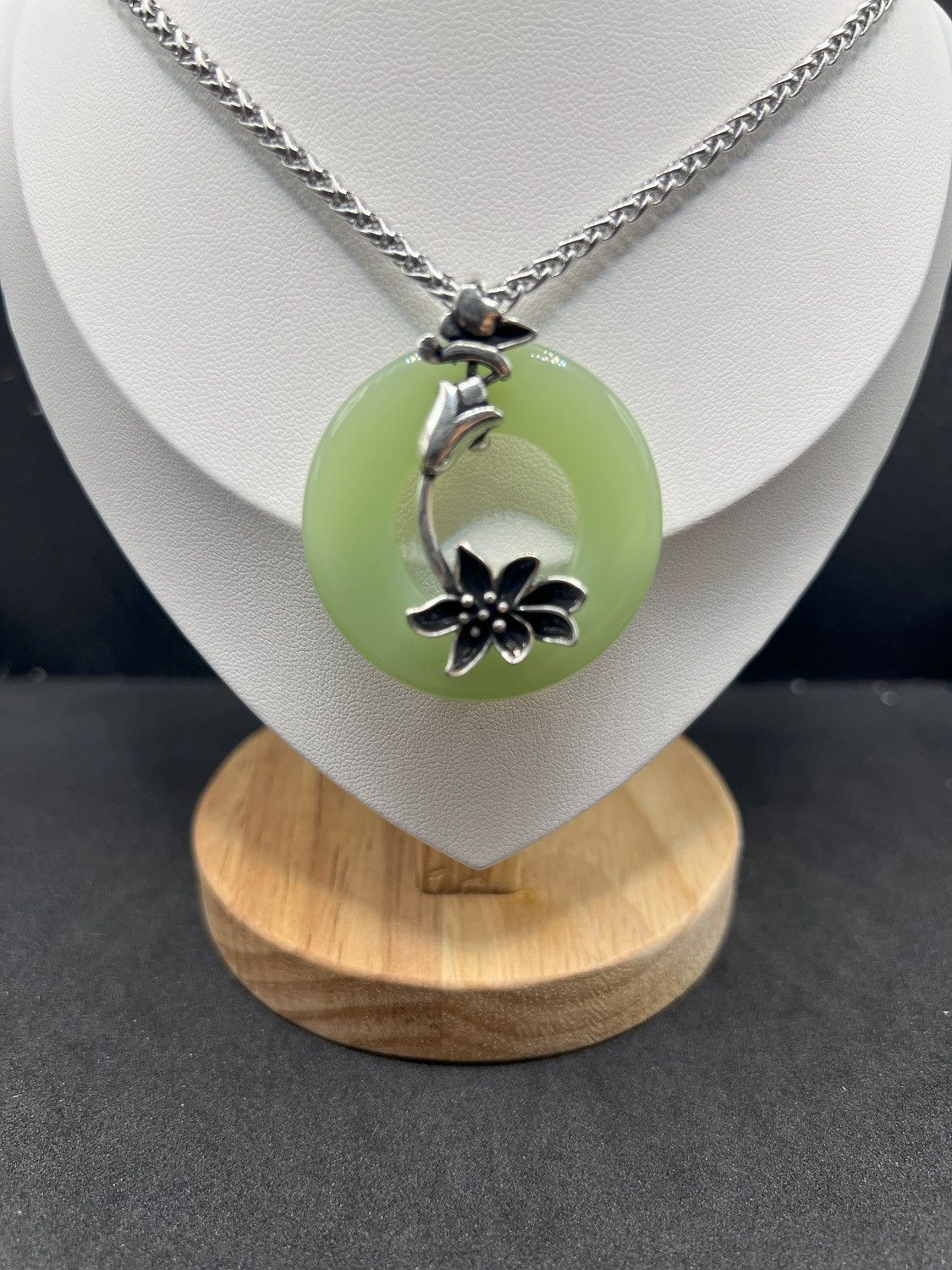 Jewelry Big Round Green Jade Chain Necklace Size ONE SIZE - 3 Thumbnail