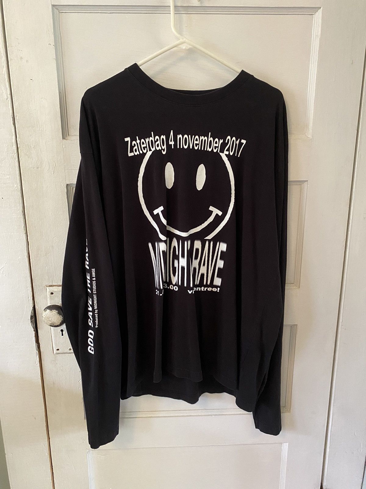 image of Awge x Midnight Studios “Zaterdag 4 November 2017” Rave Tee in Black/White, Men's (Size Large)