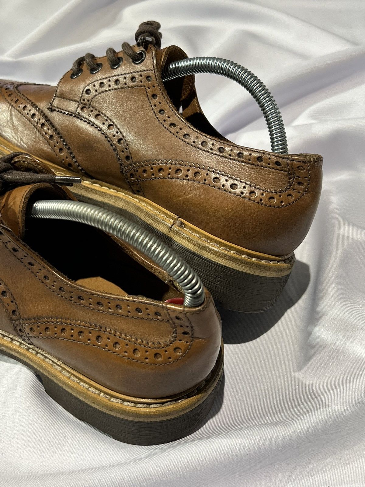 Vintage WINGTIP SHOES LEATHER MADE IN ROMANIA MISSING BRAND Size US 6 / EU 39 - 3 Thumbnail