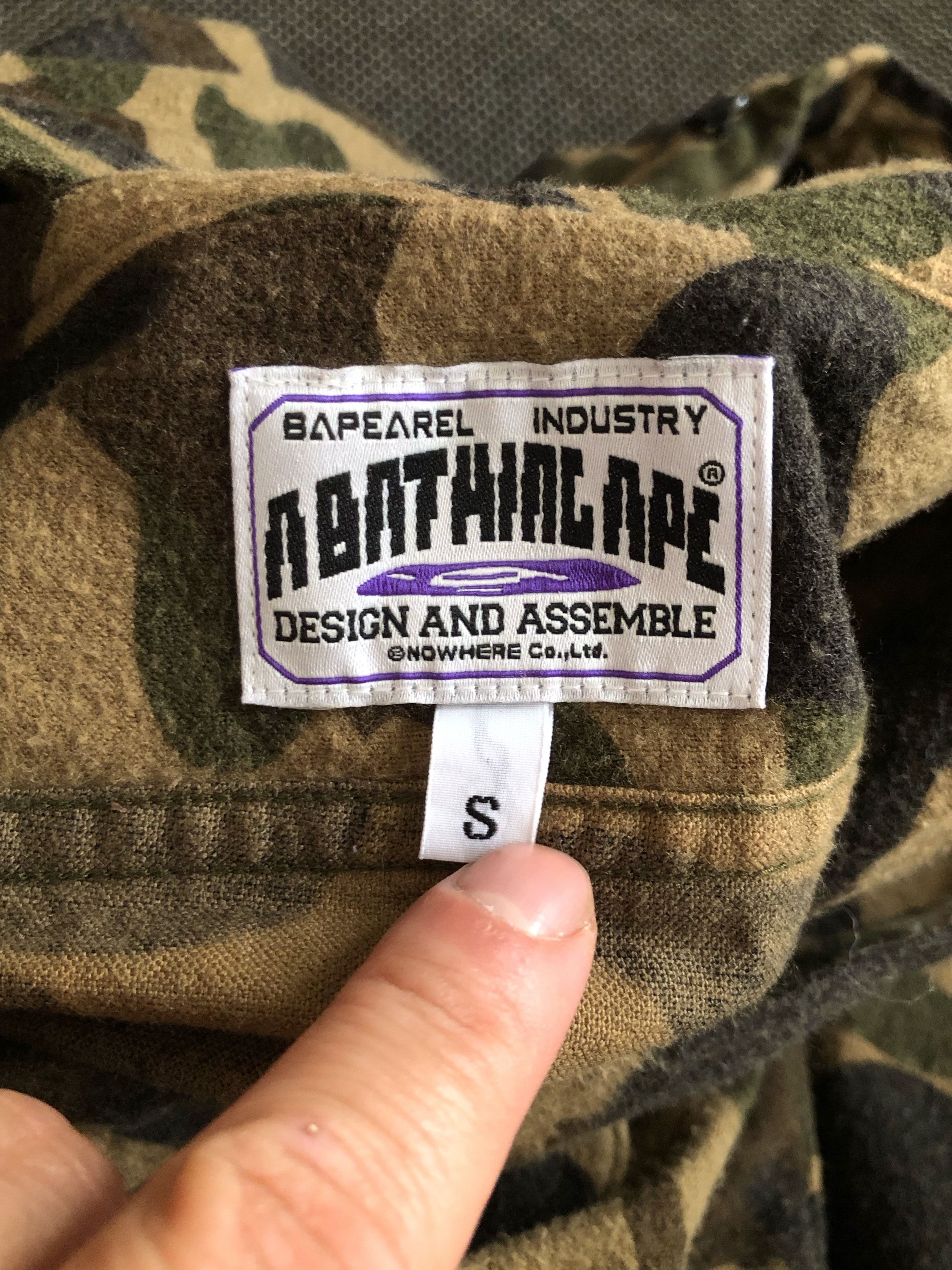 Bape 1ST CAMO SHIRT HOODIE Size US S / EU 44-46 / 1 - 23 Thumbnail
