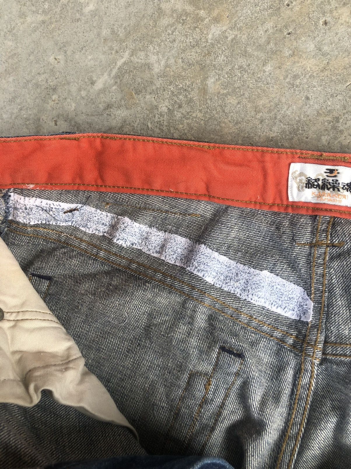 Karakuri Tamashii Karakuri Tamashii Embroidered Jeans Distressed Size US 34 / EU 50 - 19 Thumbnail