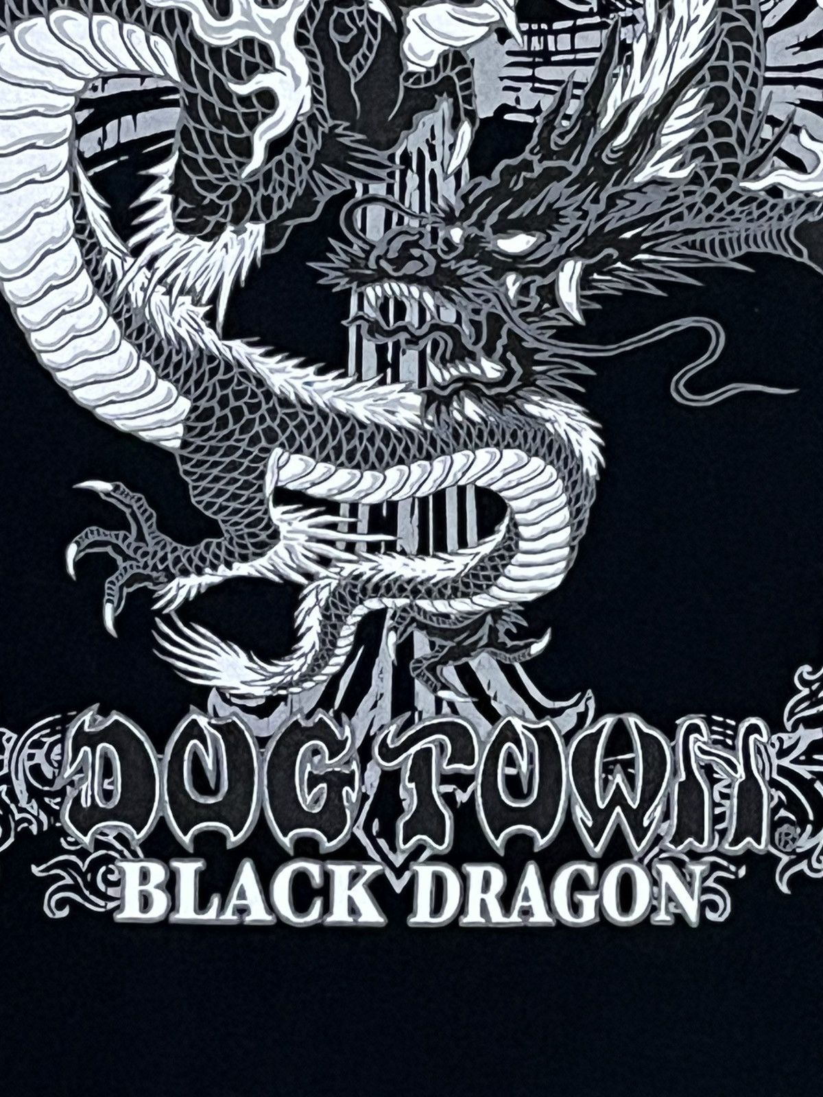 Dogtown Dog Town Black Dragon Tee Japan Street Skate Vintage Size US L / EU 52-54 / 3 - 3 Thumbnail