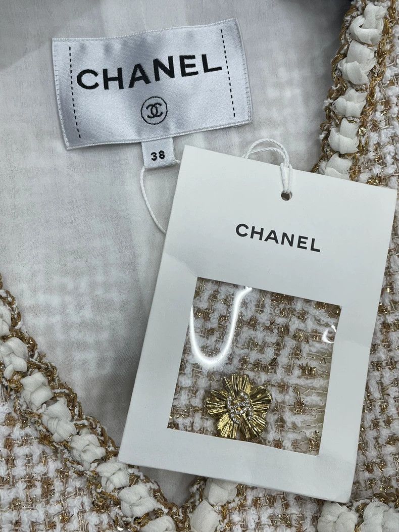 Chanel Chanel 26C gold thread stitching tweed four-pocket jacket Size XS / US 0-2 / IT 36-38 - 4 Thumbnail