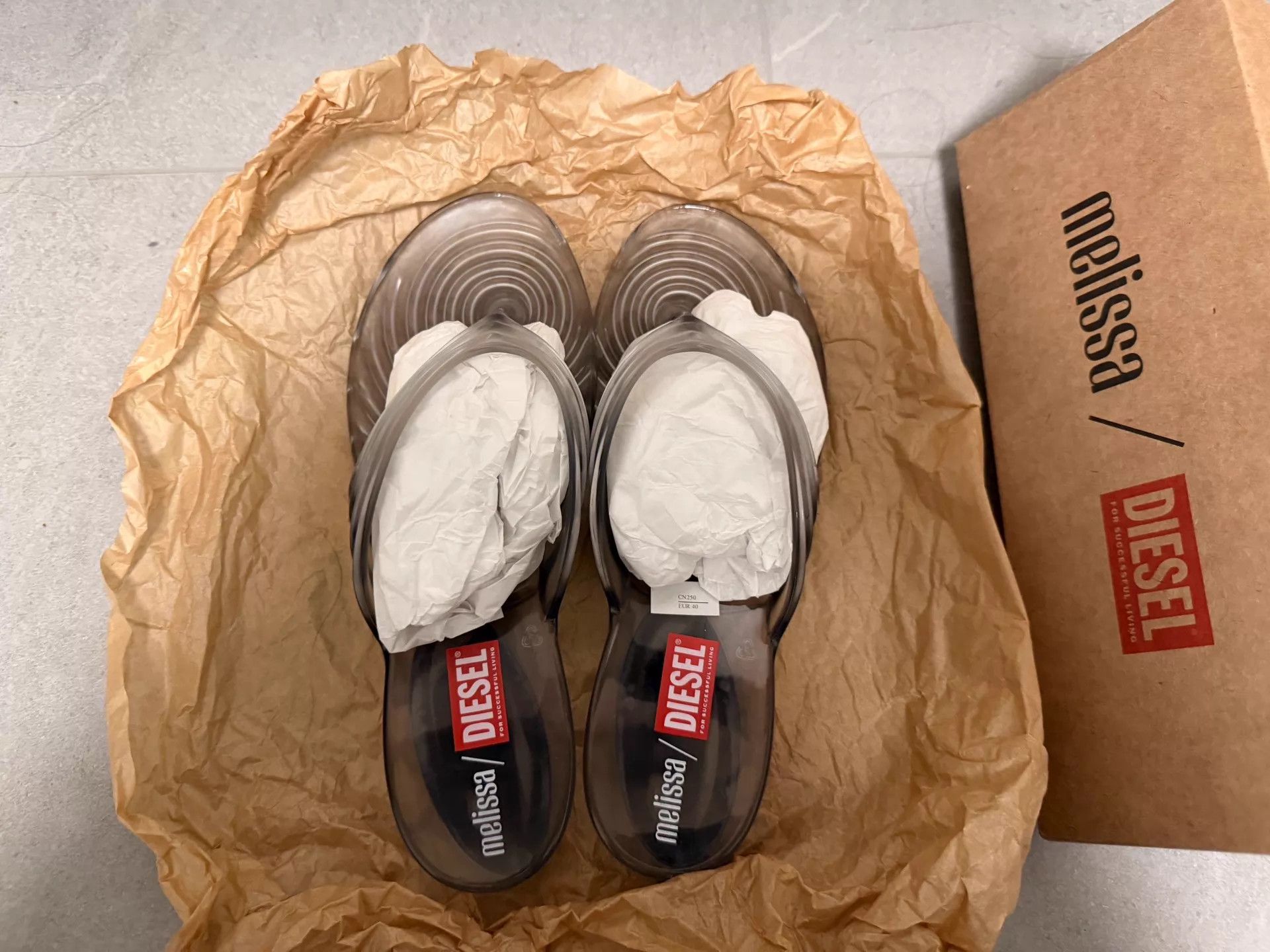 Melissa Melissa×Diesel Jelly Flip Flop Wedge Sandal Women's 40 Size US 9.5 / IT 39.5 - 2 Thumbnail