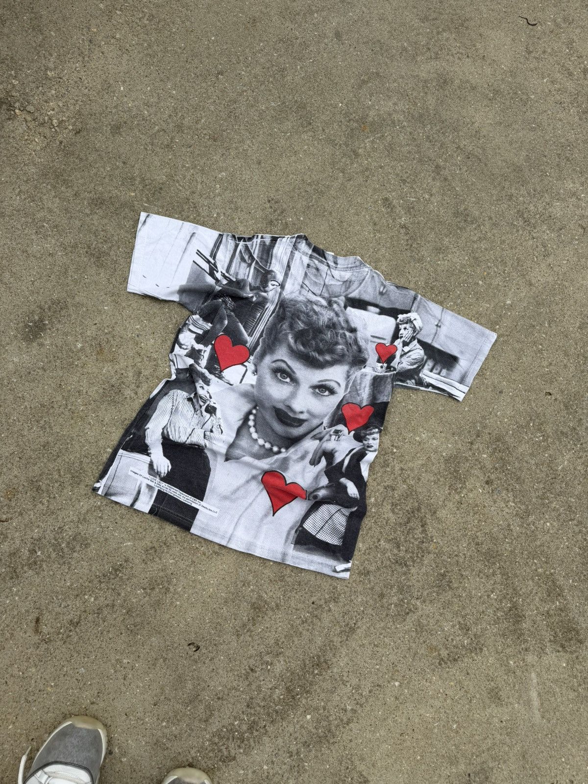 Vintage I love lucy all over print tee Size US M / EU 48-50 / 2 - 1 Thumbnail