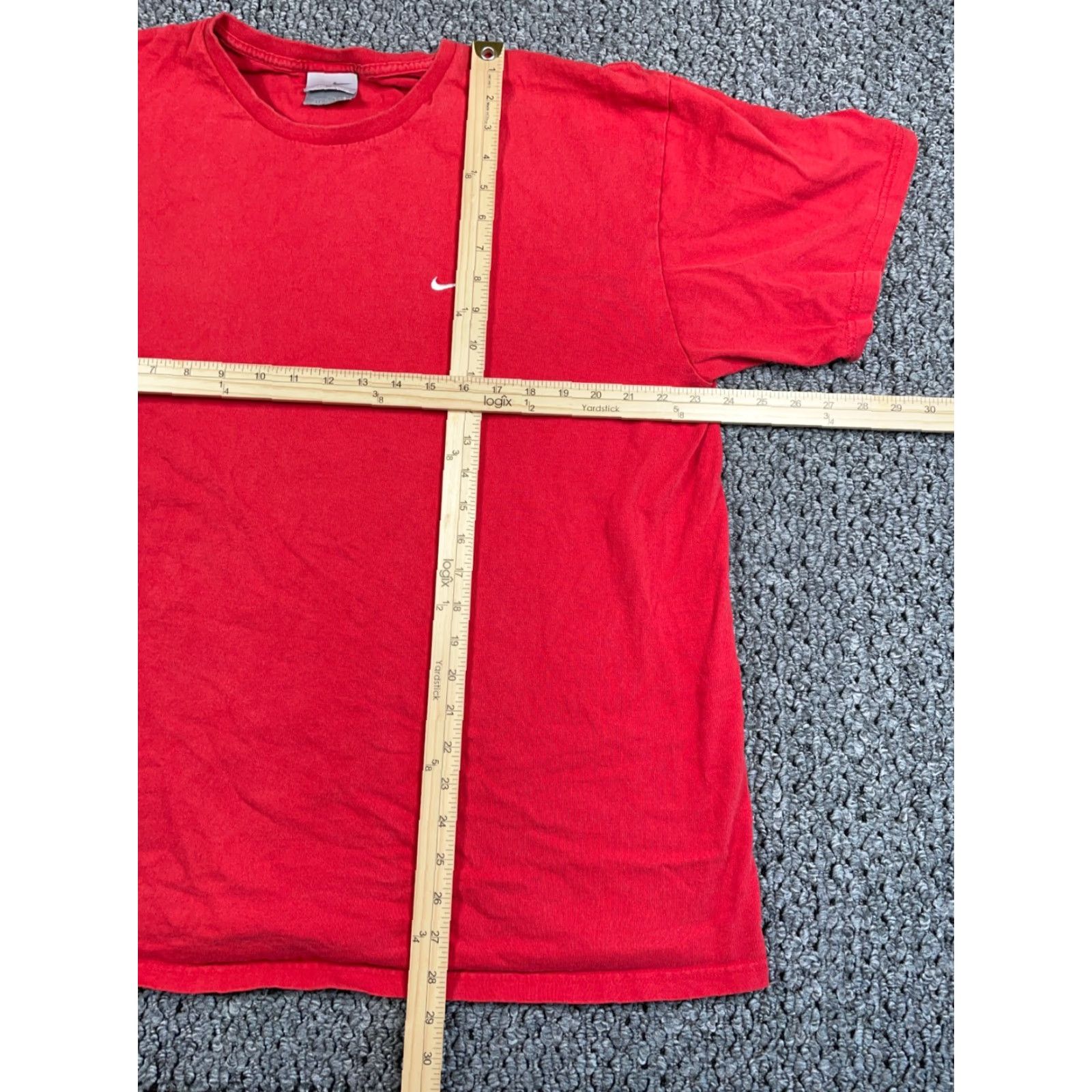 Nike VINTAGE Nike Swoosh T-Shirt Adult XL Red Crewneck Gray Tag Y2K Solid Blank Check Size US XL / EU 56 / 4 - 5 Thumbnail
