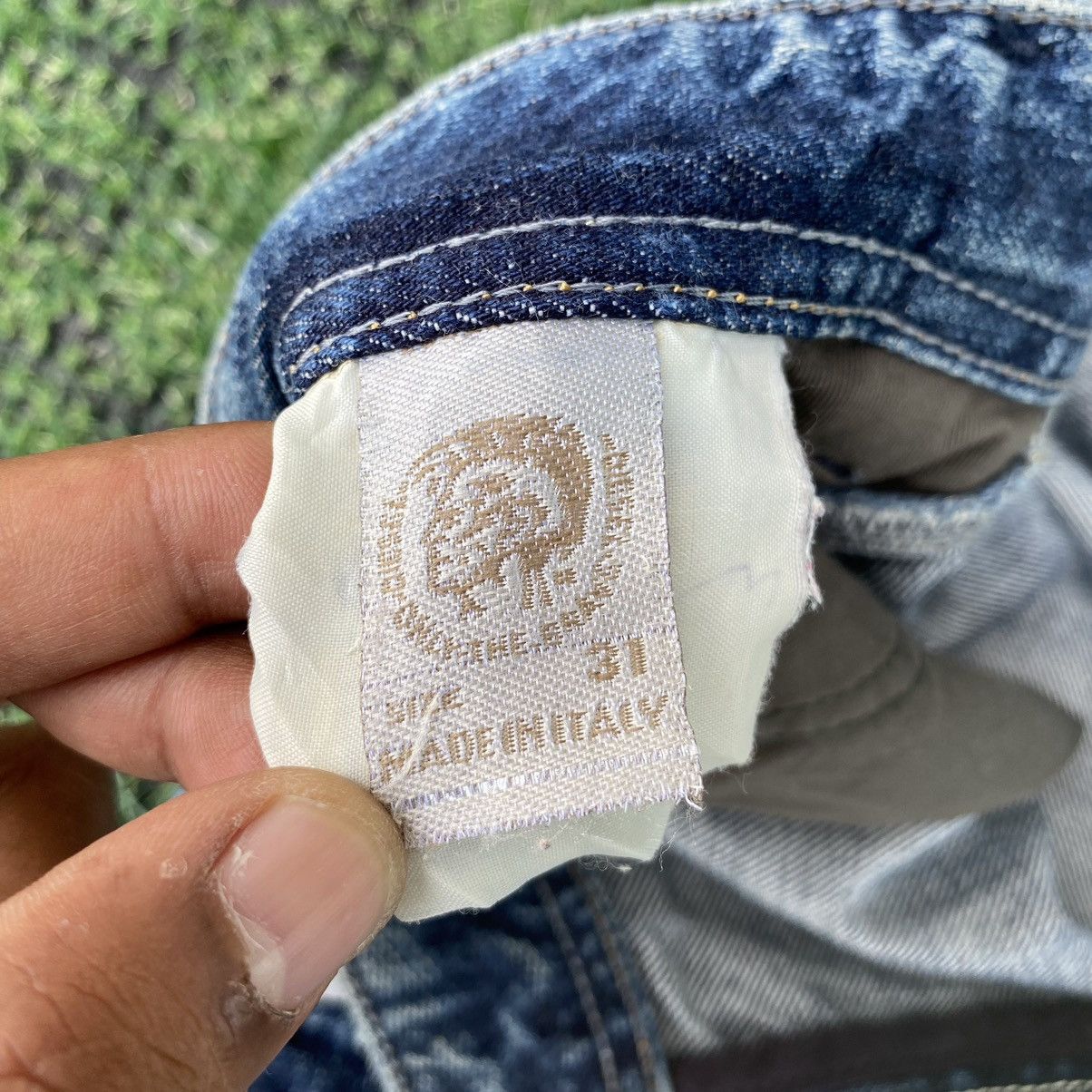 Diesel Thrashed Vintage Diesel Distressed Denim ERD GRUNGE GRAIL Size US 34 / EU 50 - 8 Thumbnail