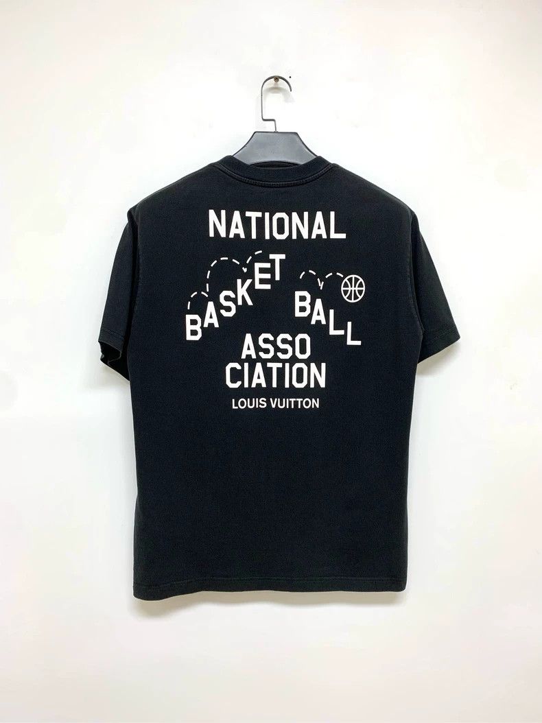Louis Vuitton Louis Vuitton NBA Co-branded Short Sleeves 2503-Nextarrow Size US L / EU 52-54 / 3 - 2 Thumbnail