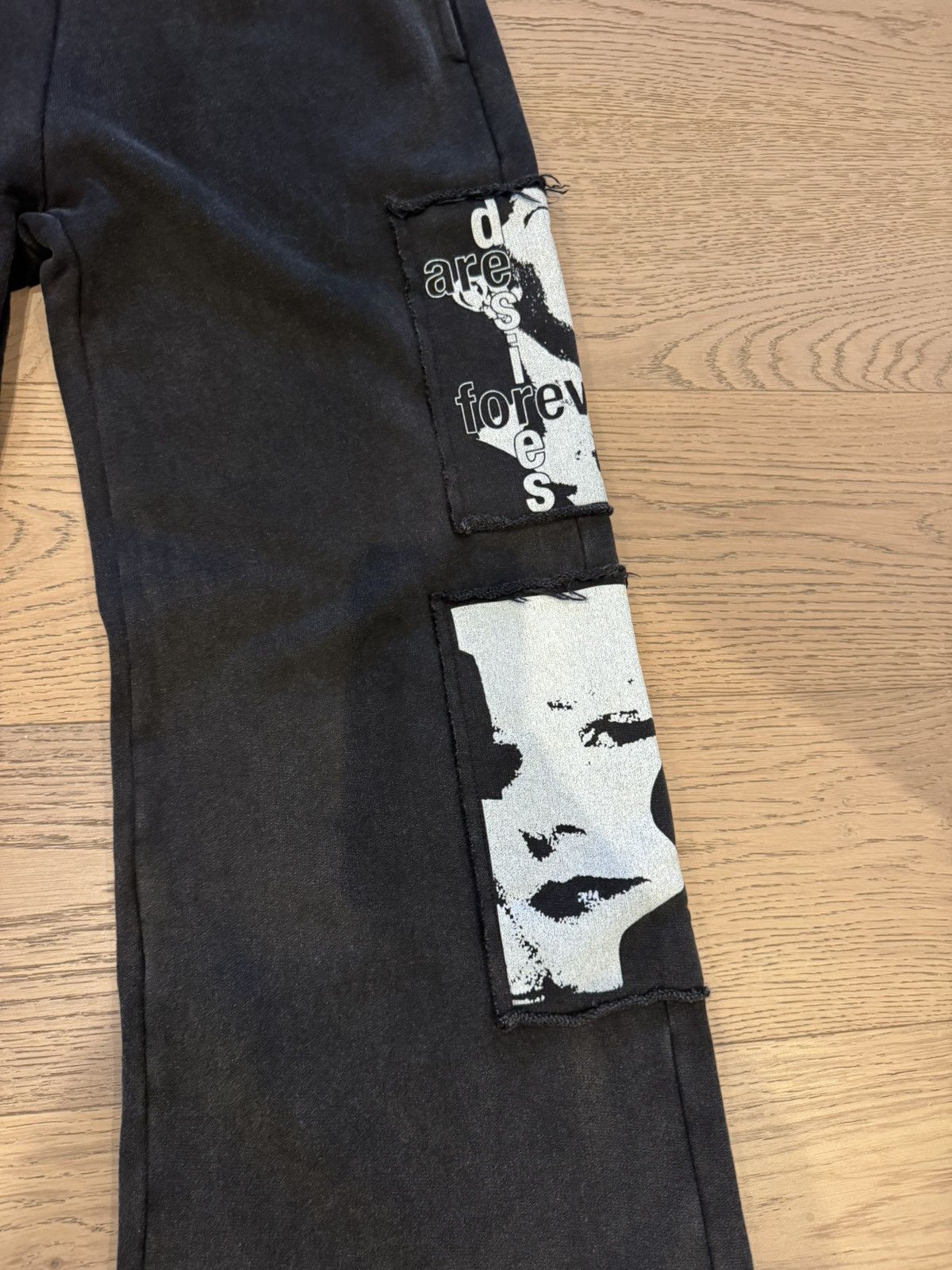 Other Matière De Désirs Graphic Sweatpants Black (M) Size US 32 / EU 48 - 9 Thumbnail