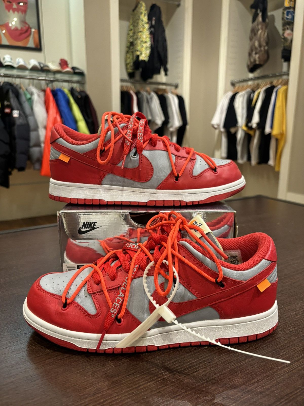 Nike × Off-White Nike Dunk Low Off-White University Red Size US 9.5 / EU 42-43 - 1 Thumbnail