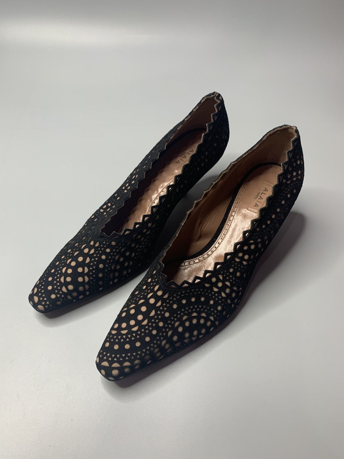 Alaia Alaia Lazer Cut Suede Pumps Size US 7 / IT 37 - 2 Thumbnail